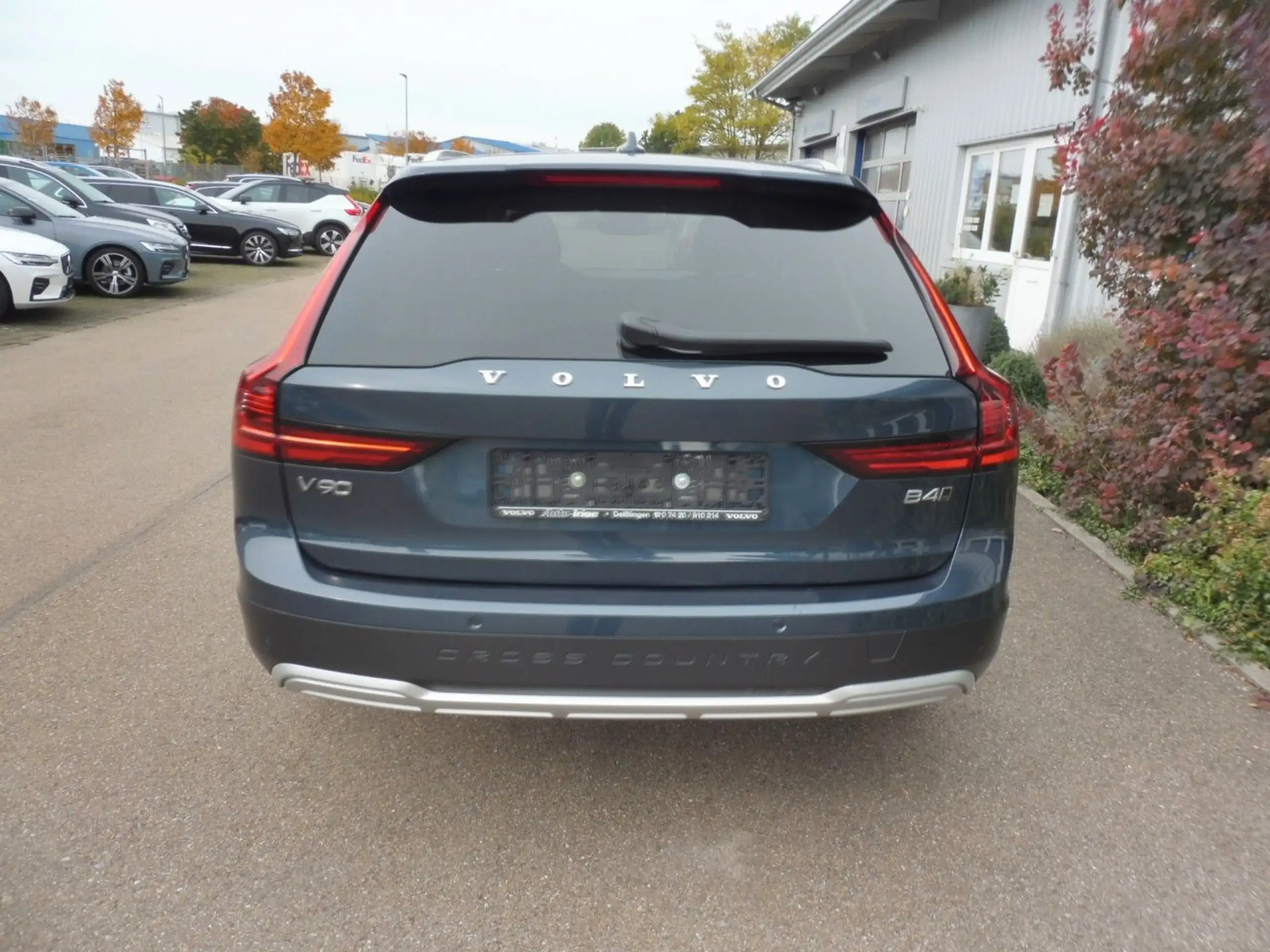 Volvo - V90 Cross Country