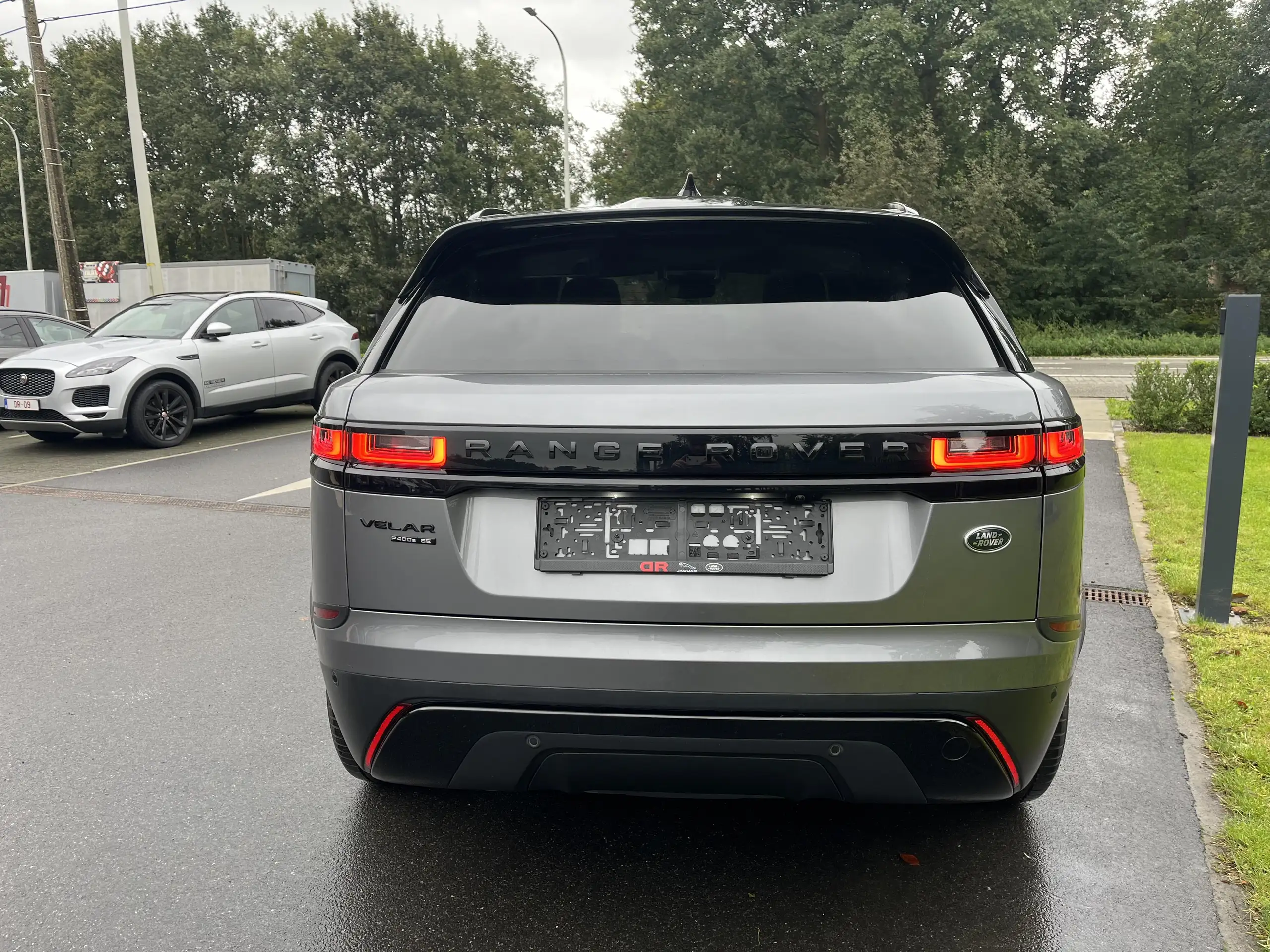 Land Rover - Range Rover Velar