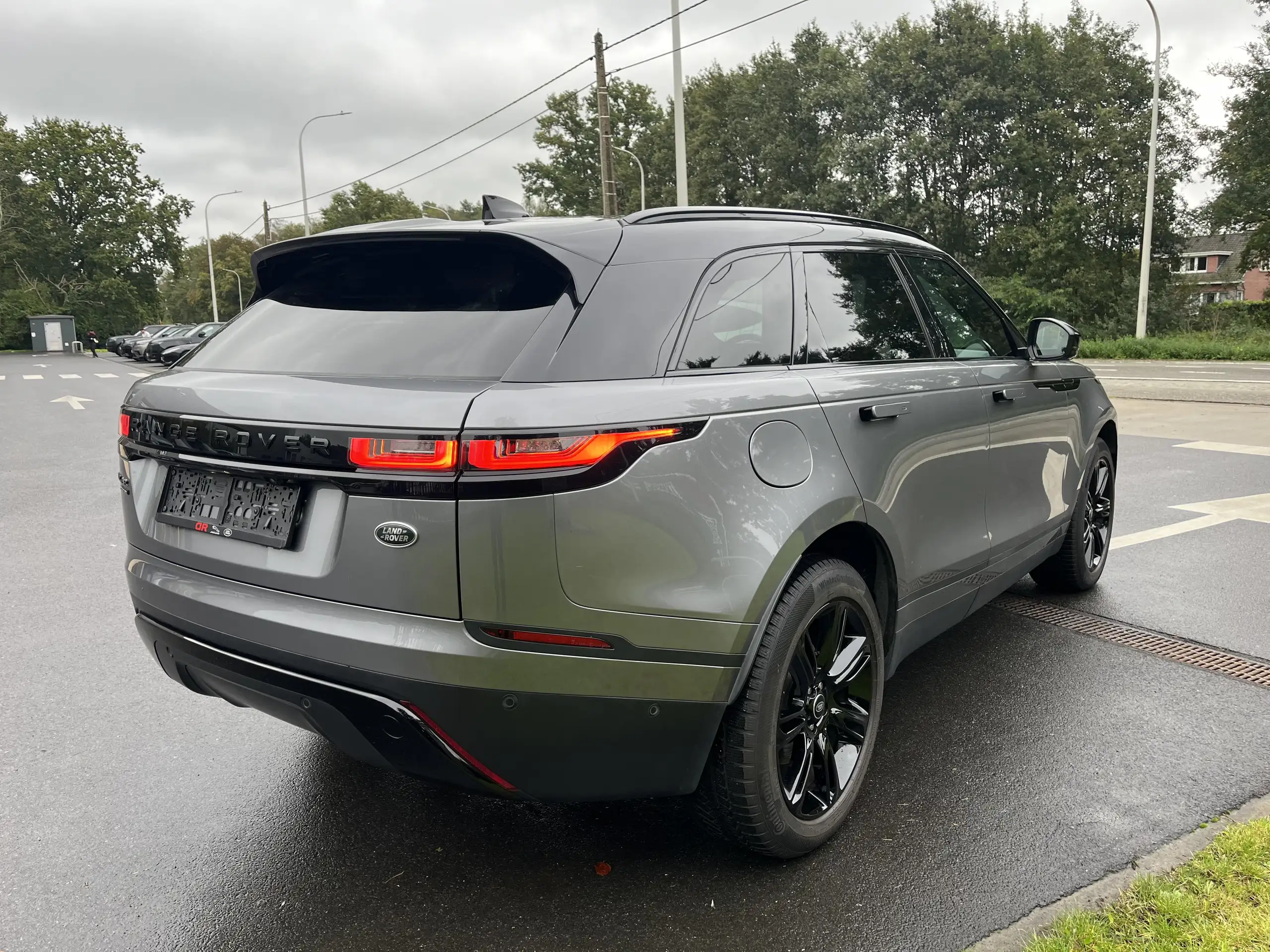 Land Rover - Range Rover Velar