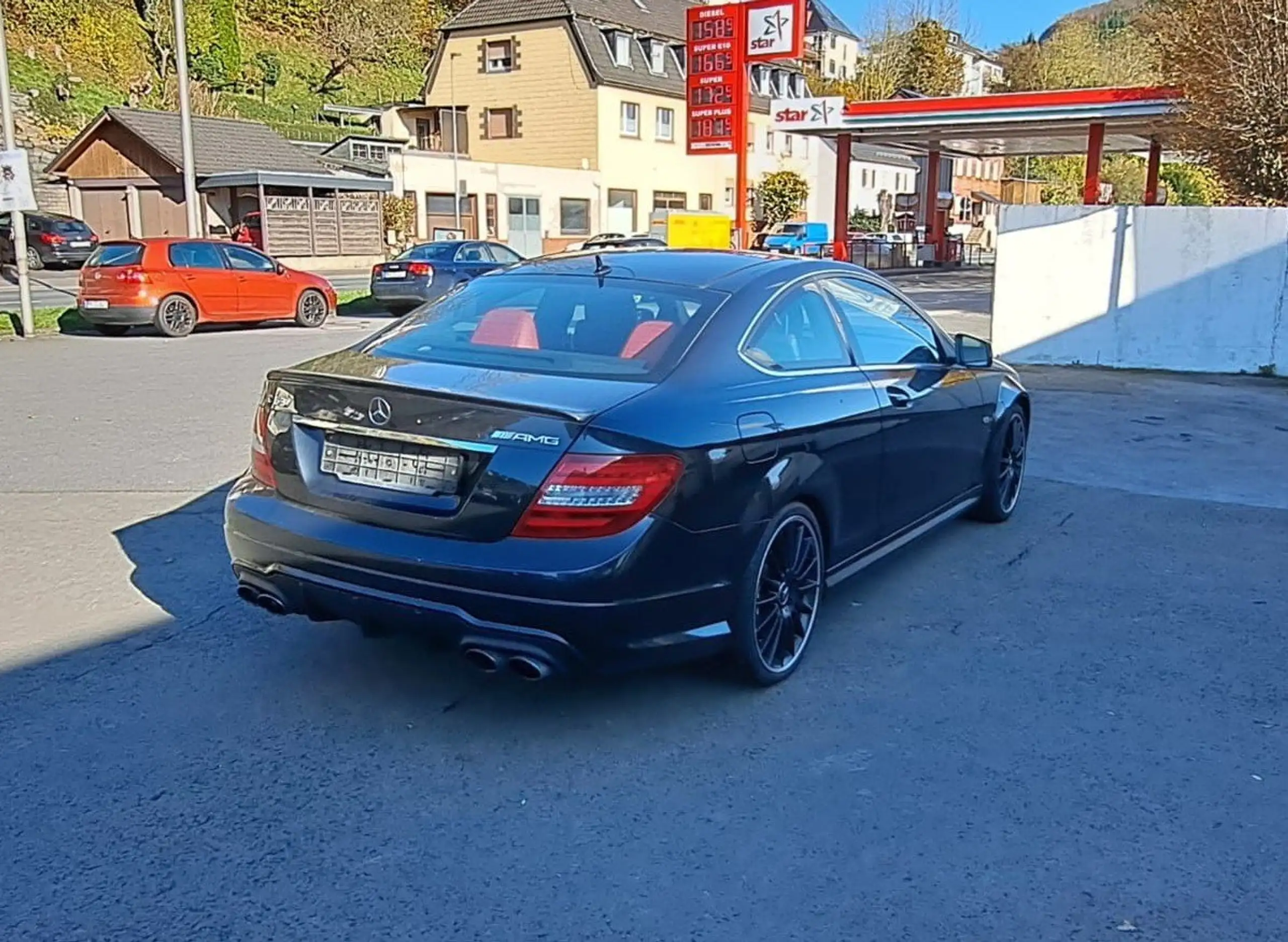 Mercedes-Benz - C 63 AMG