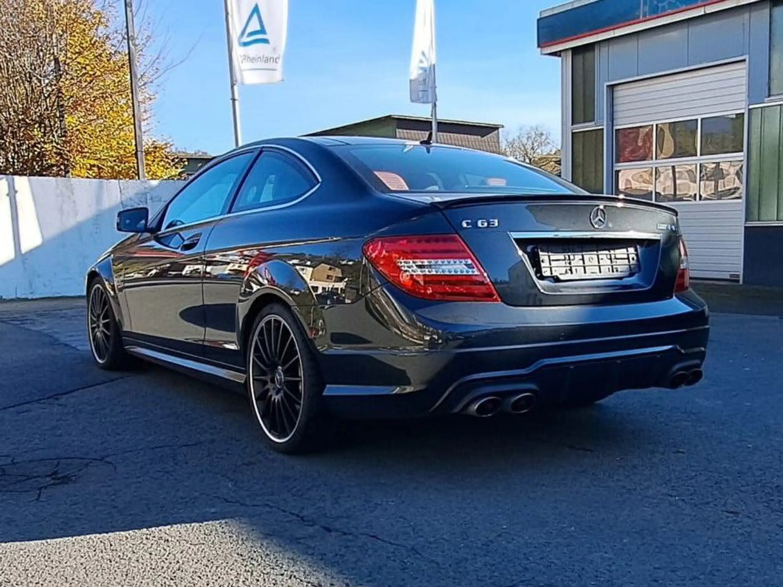 Mercedes-Benz - C 63 AMG