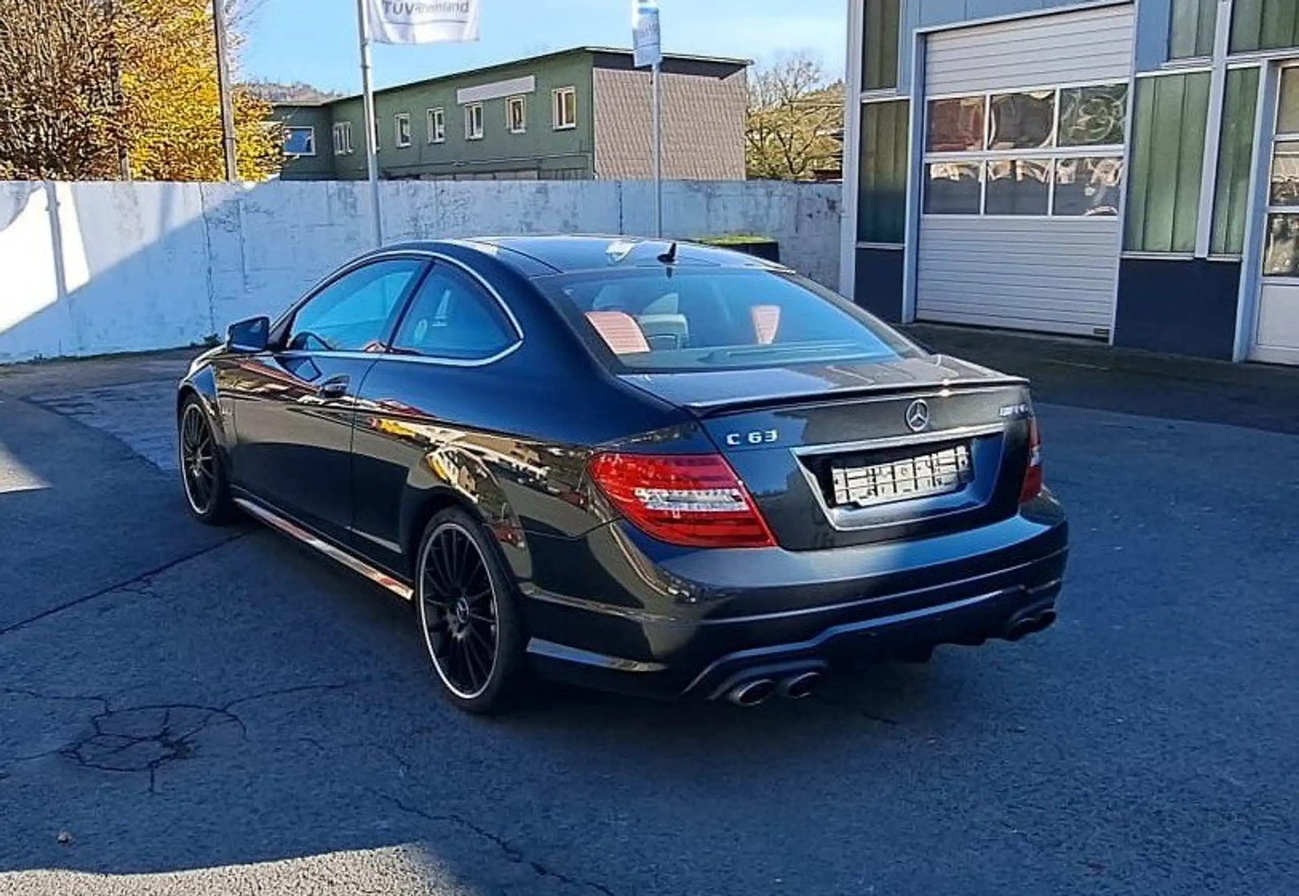 Mercedes-Benz - C 63 AMG