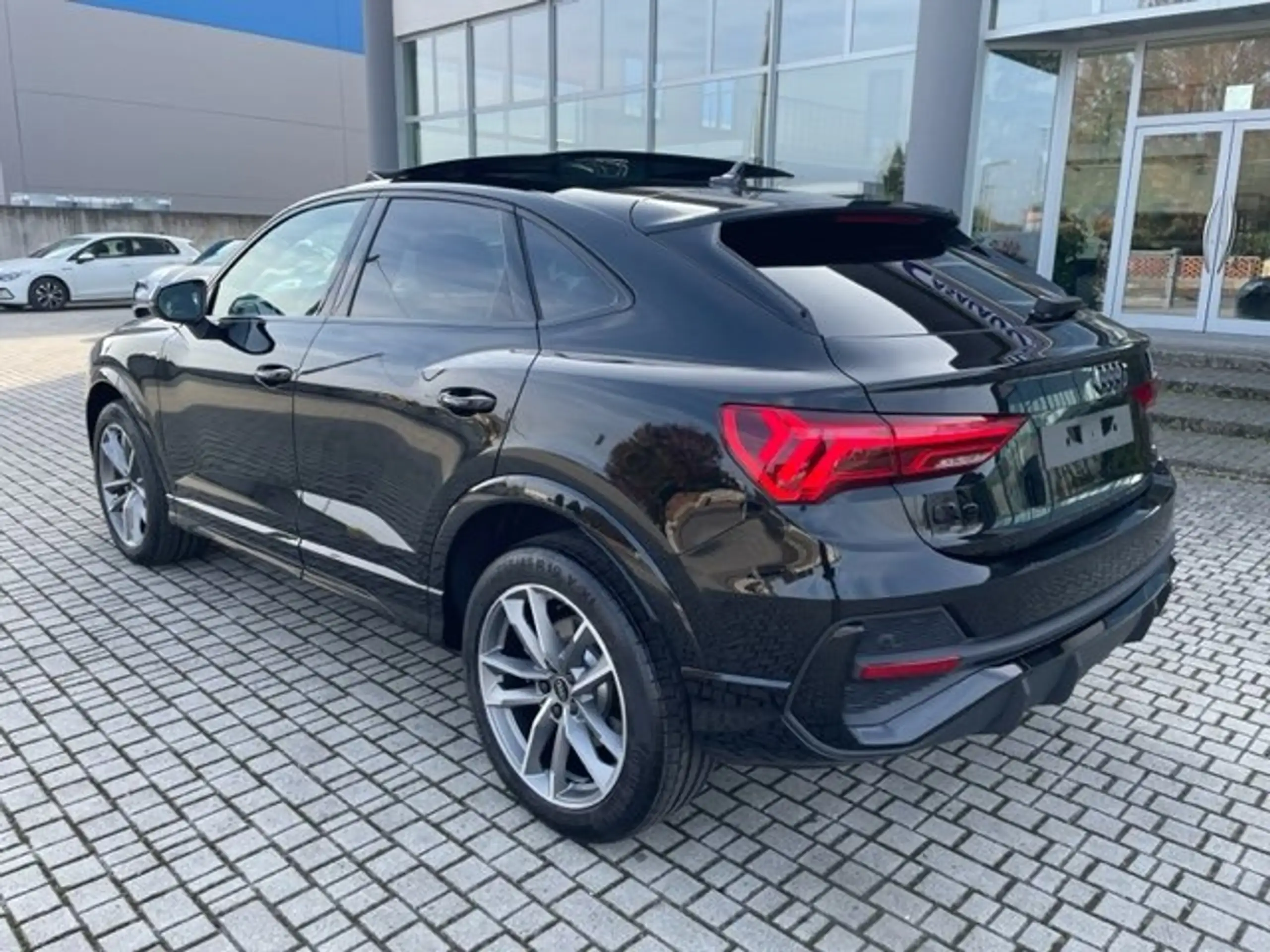 Audi - Q3