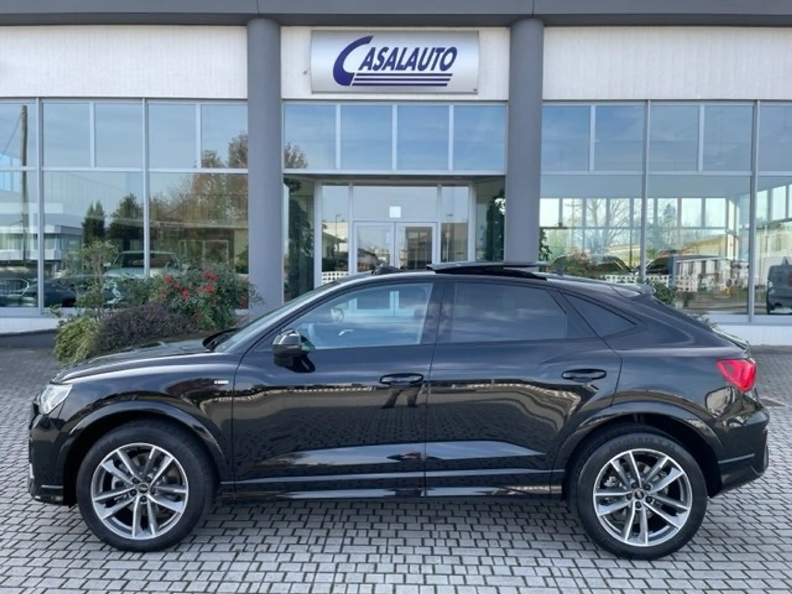 Audi - Q3