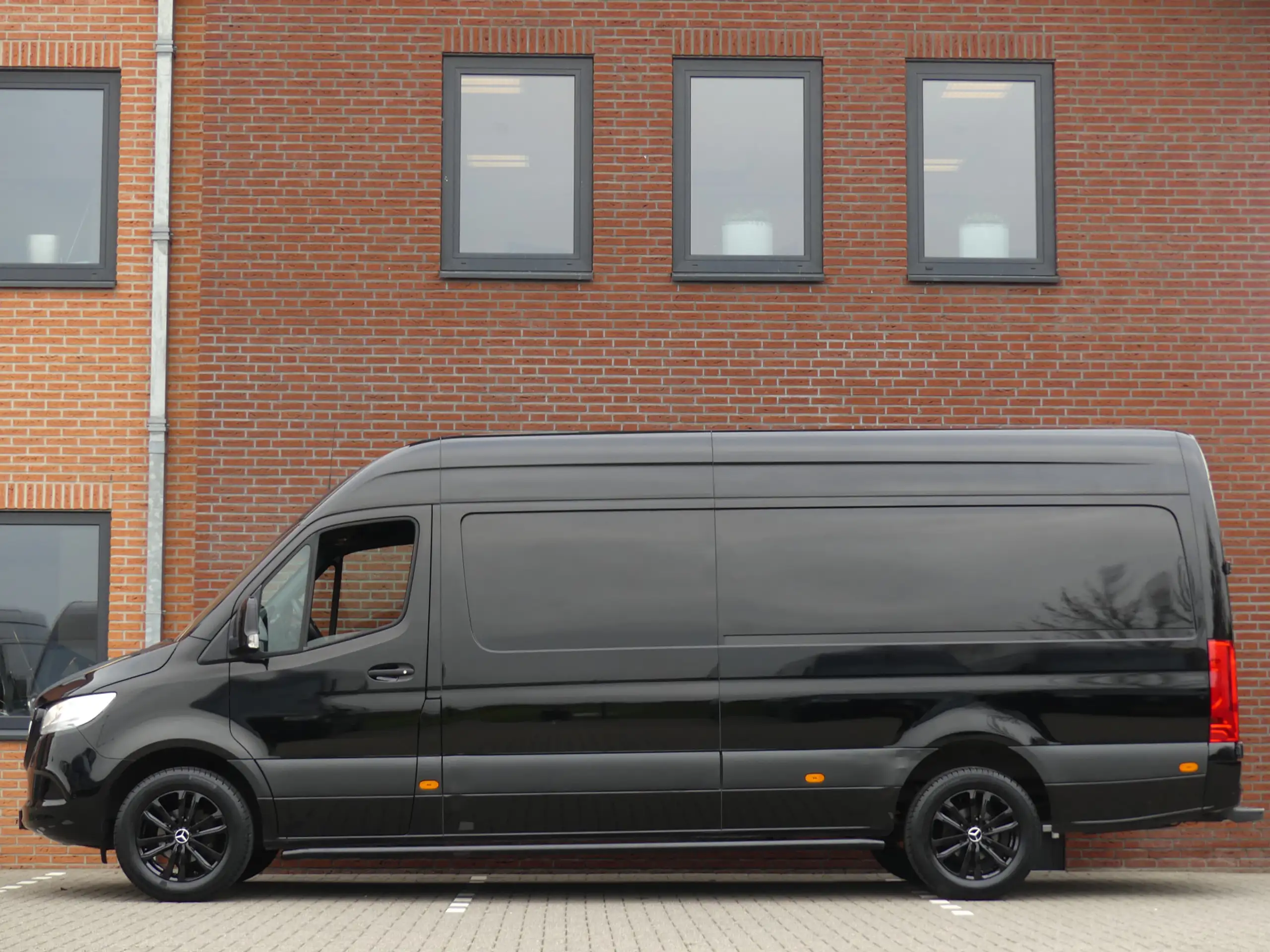 Mercedes-Benz - Sprinter