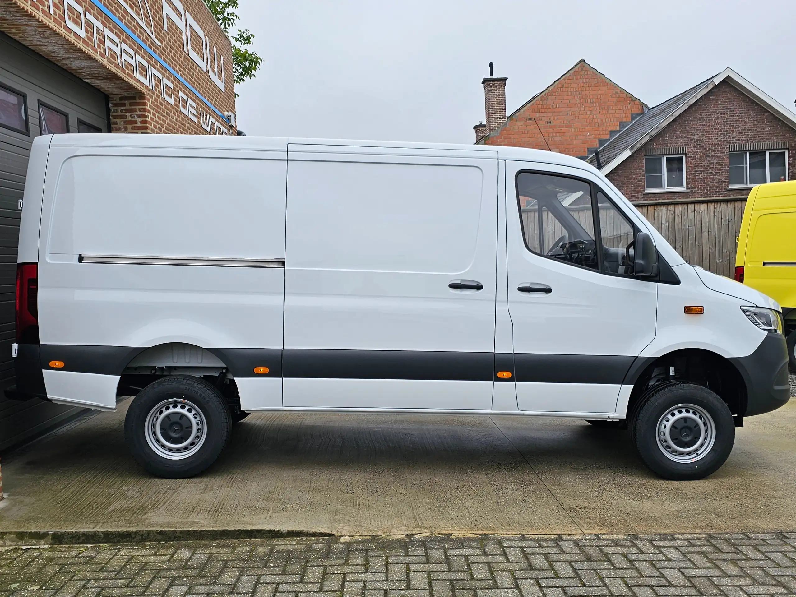 Mercedes-Benz - Sprinter