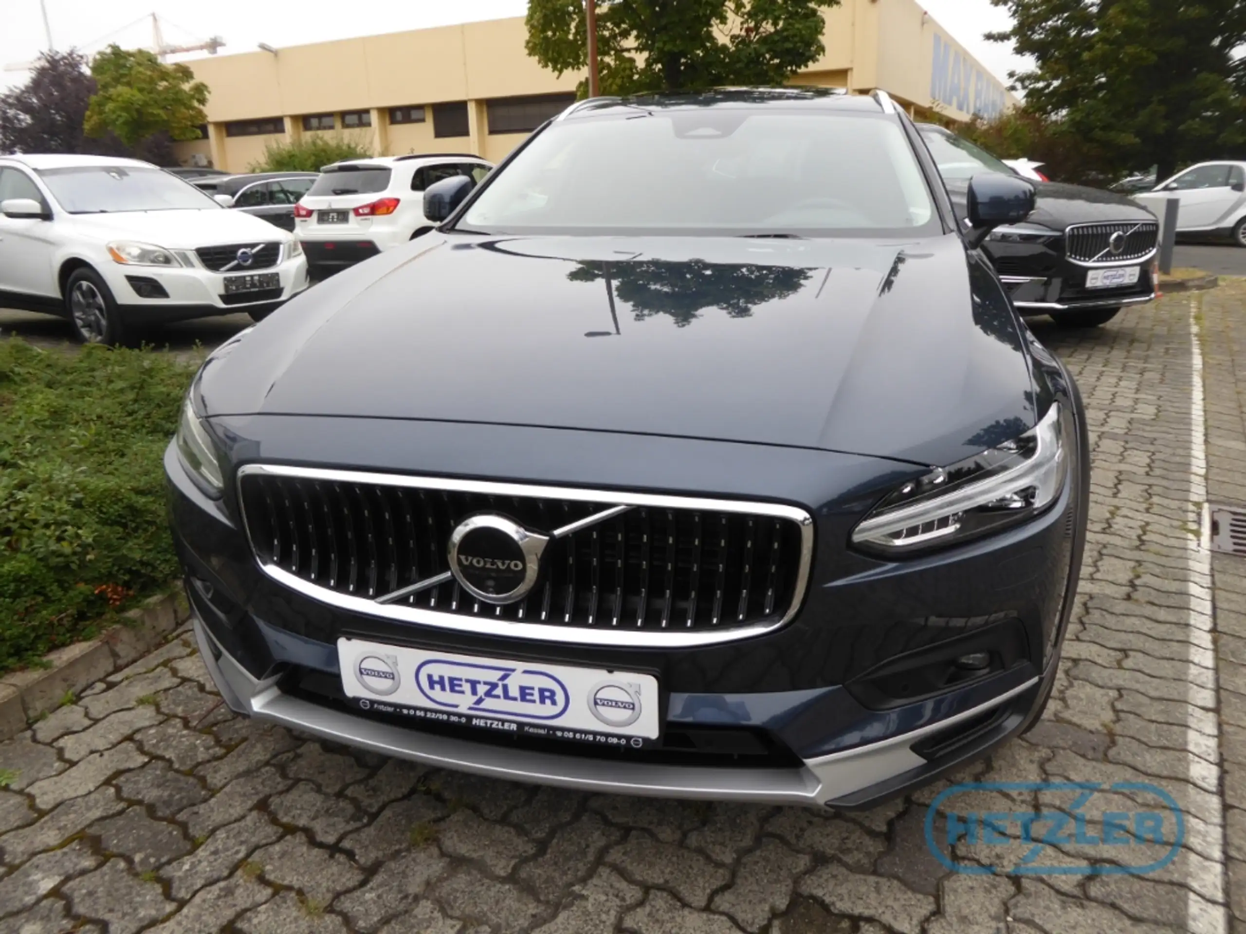 Volvo - V90 Cross Country