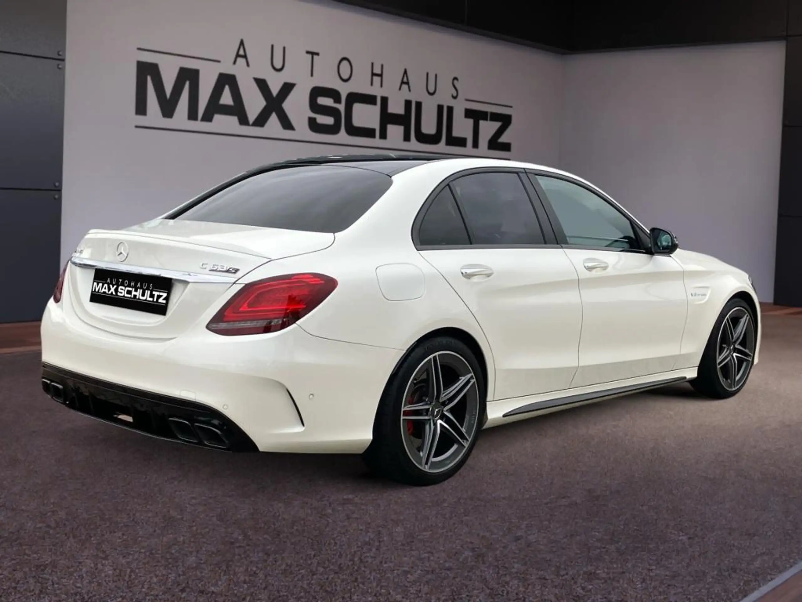 Mercedes-Benz - C 63 AMG