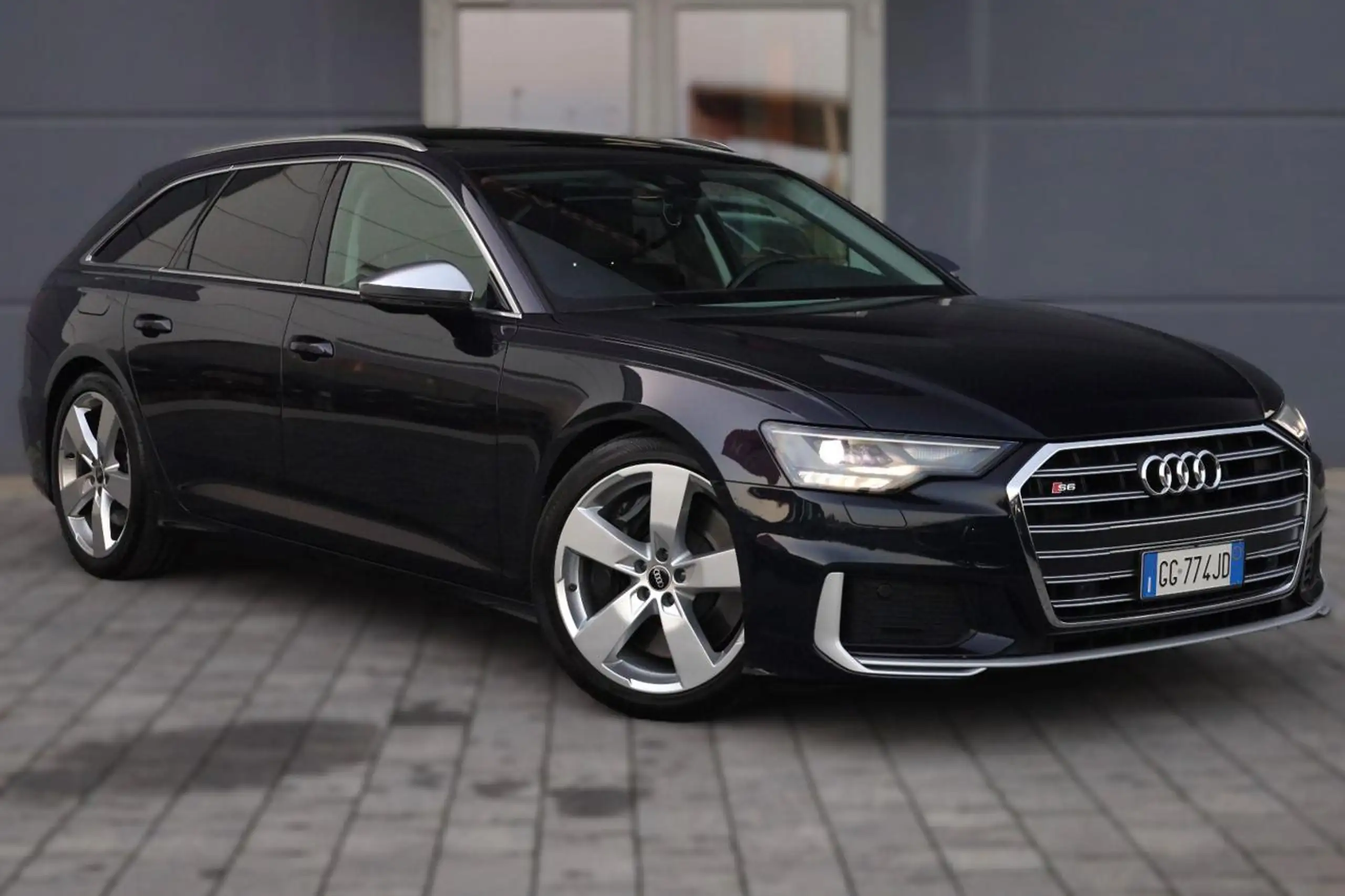 Audi - A6