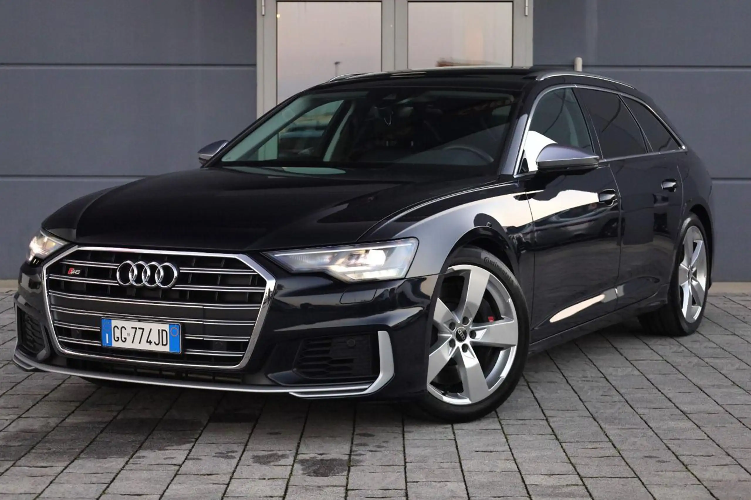 Audi - A6