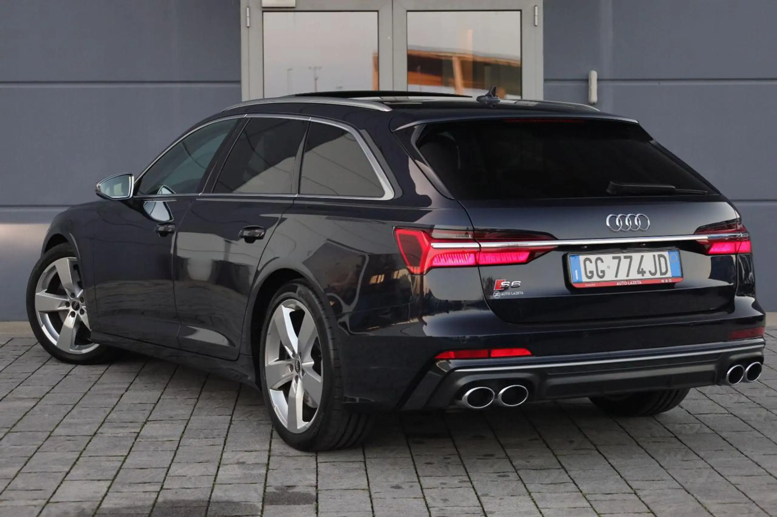 Audi - S6