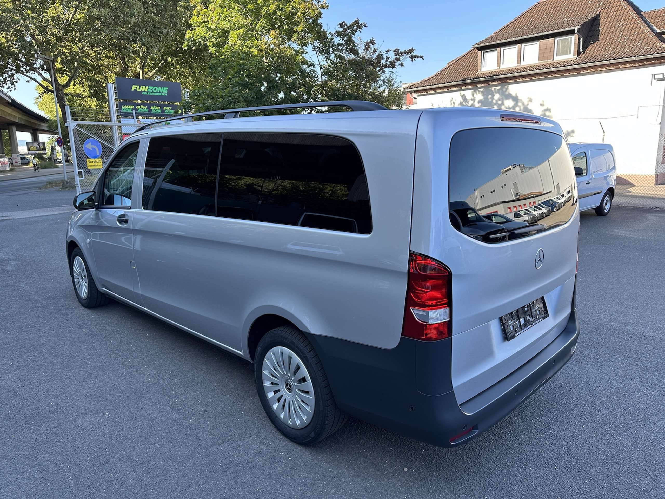 Mercedes-Benz - Vito