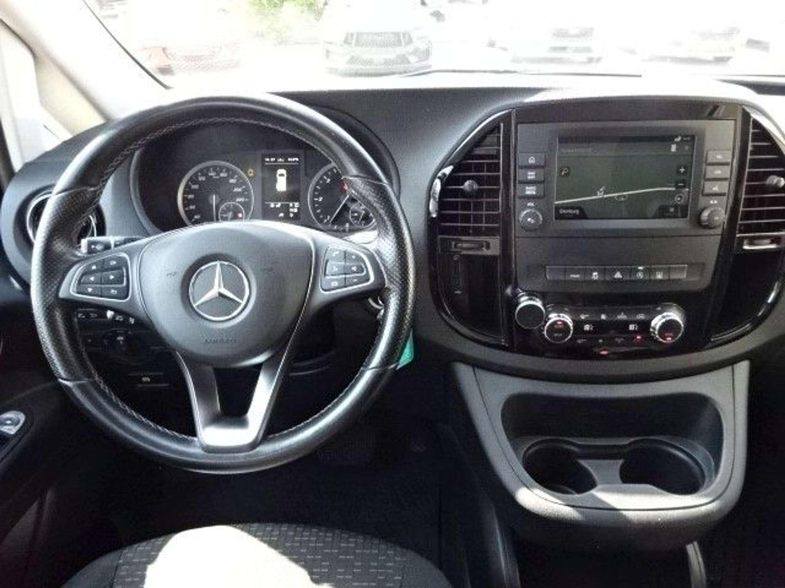 Mercedes-Benz - Vito