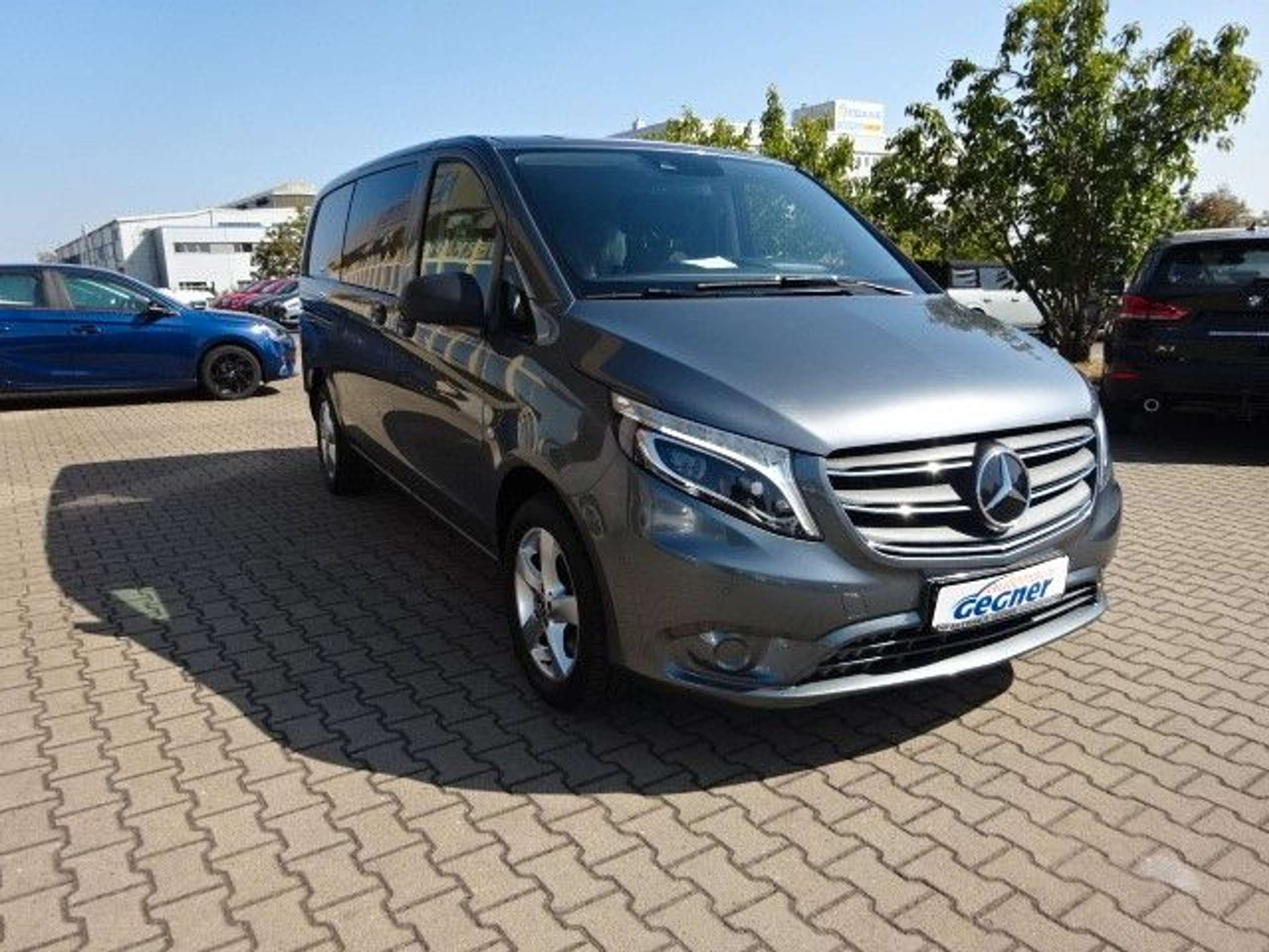 Mercedes-Benz - Vito