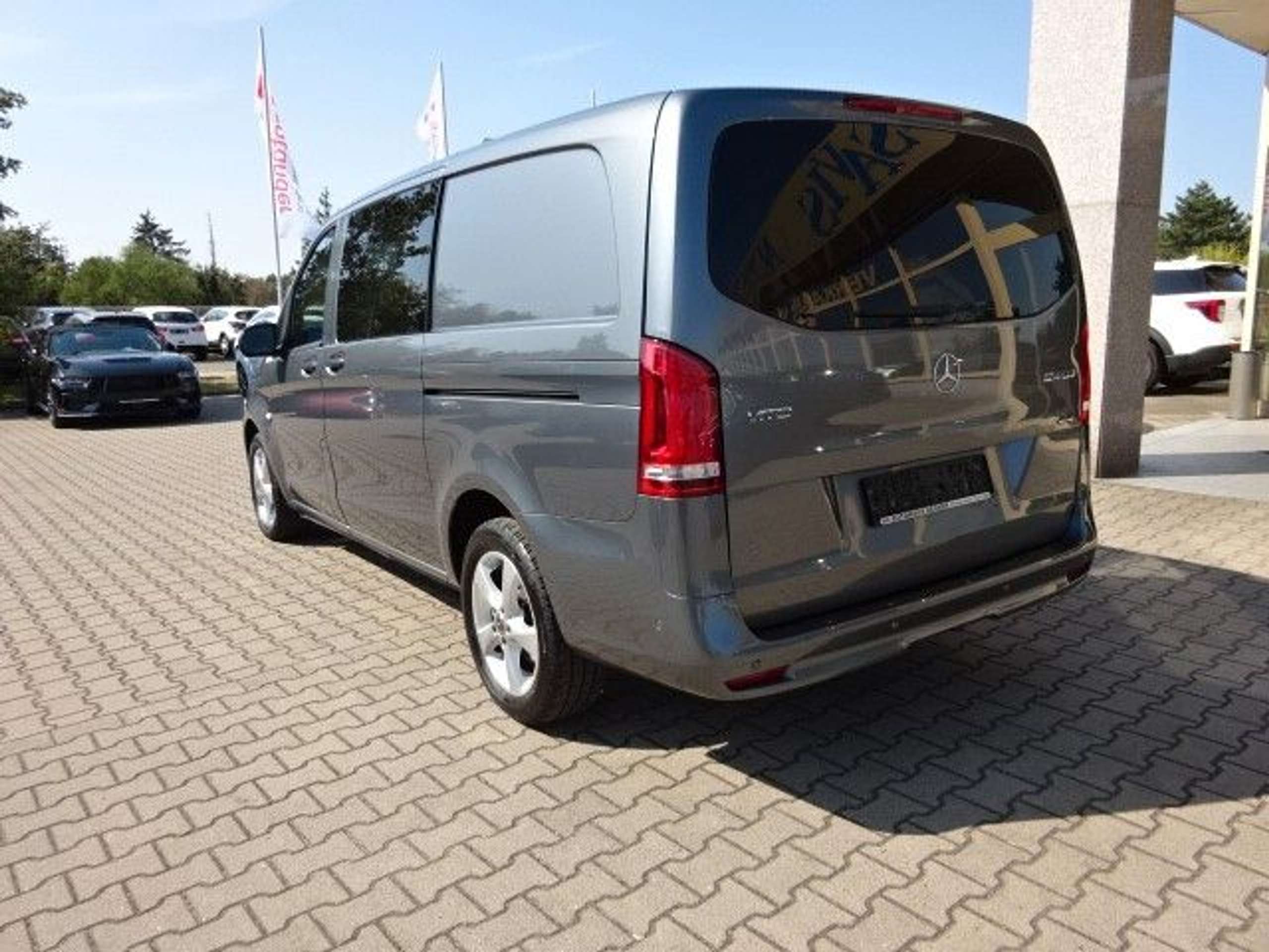 Mercedes-Benz - Vito