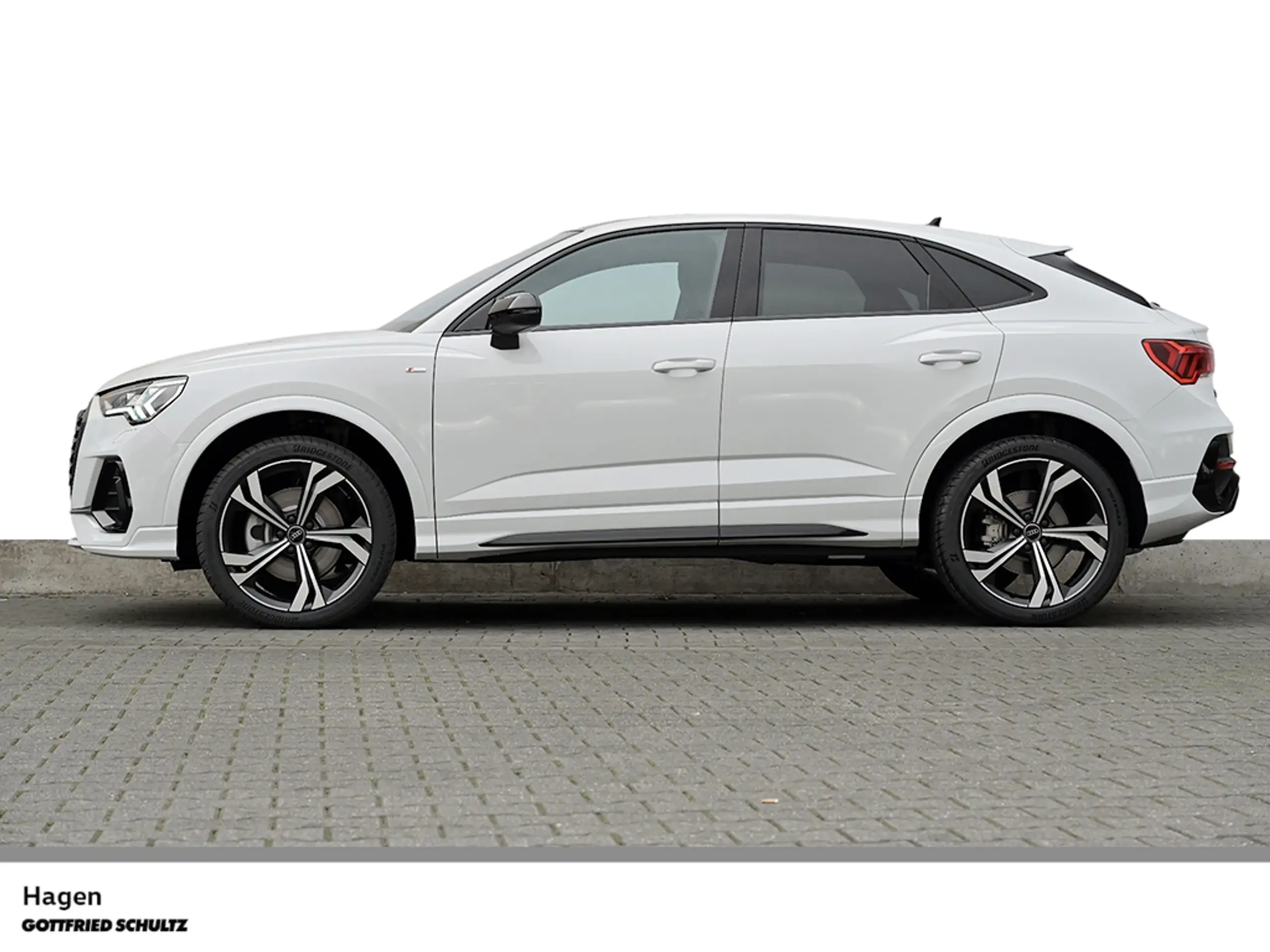 Audi - Q3