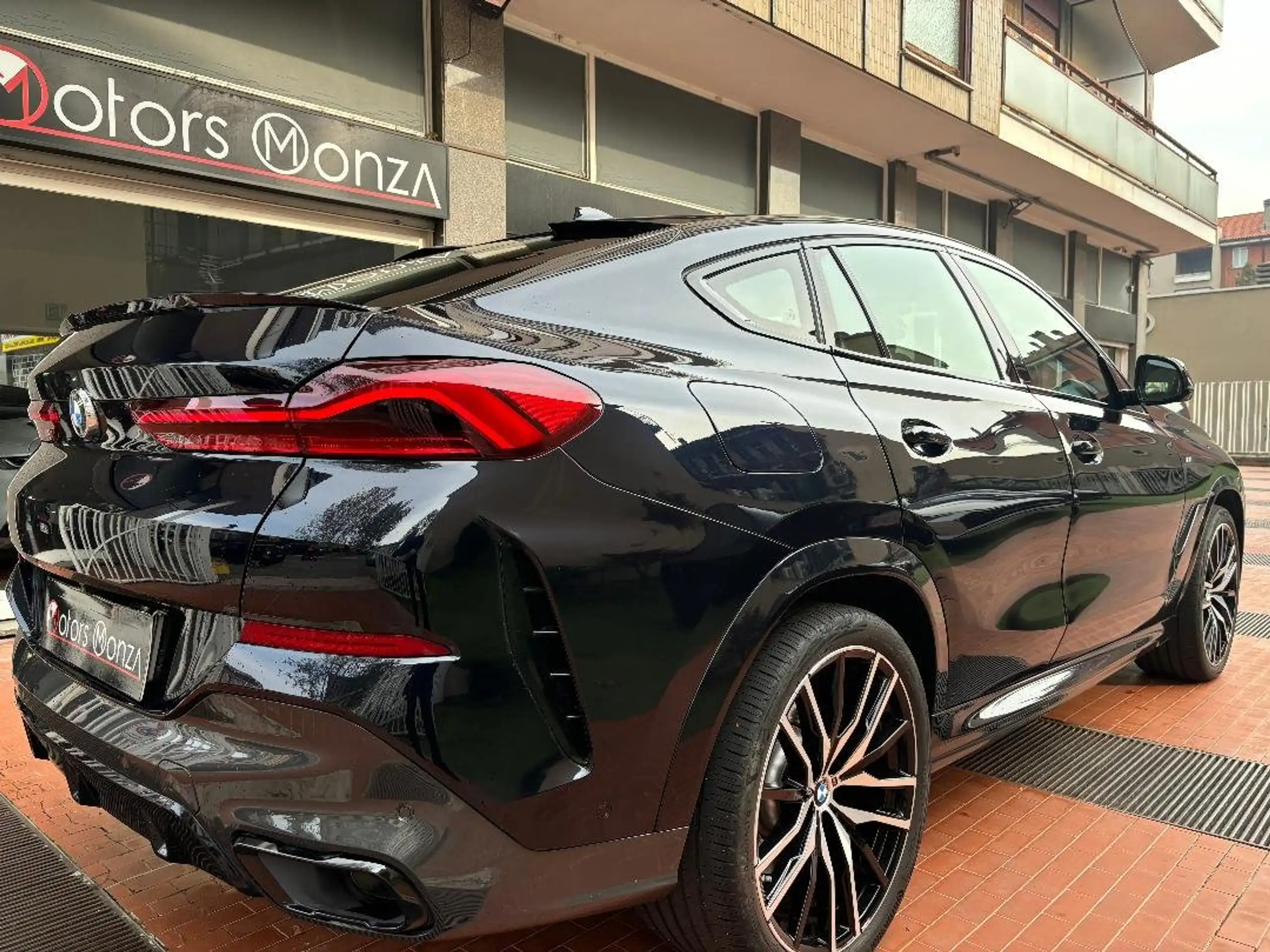 BMW - X6