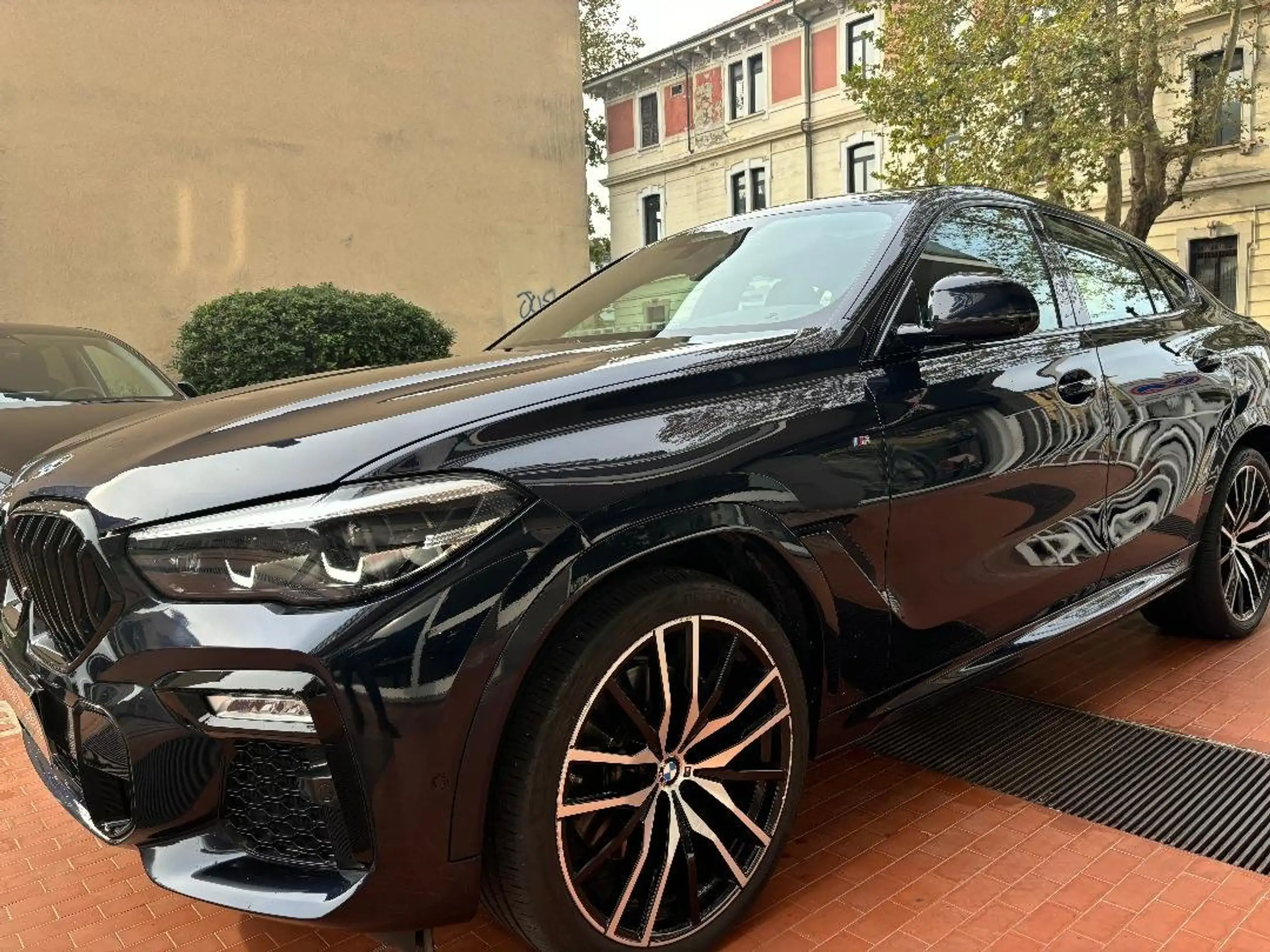 BMW - X6