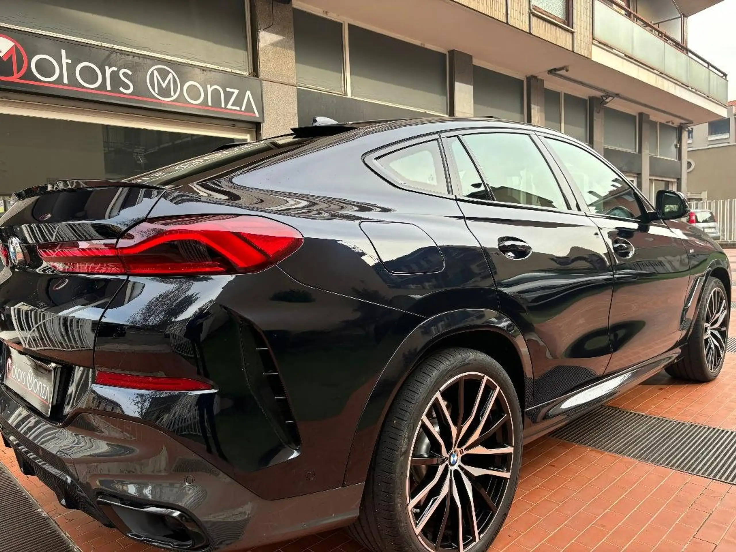 BMW - X6