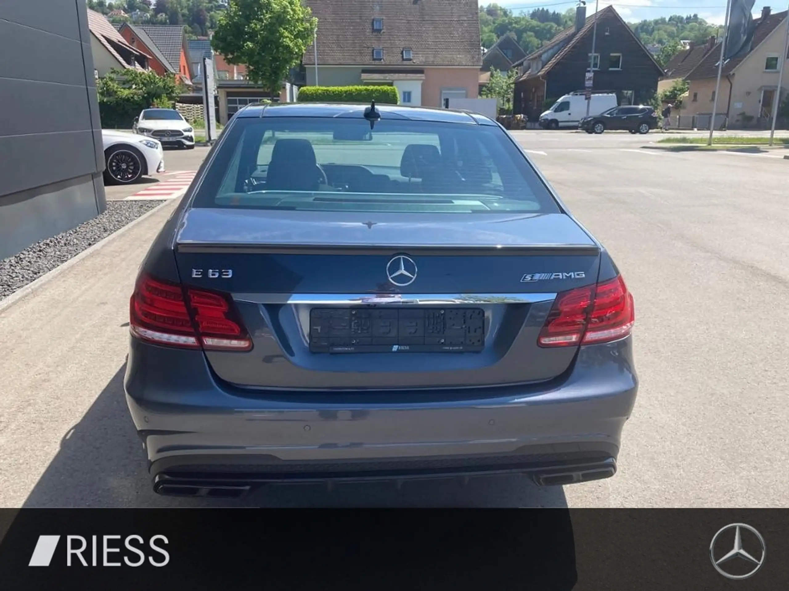 Mercedes-Benz - E 63 AMG