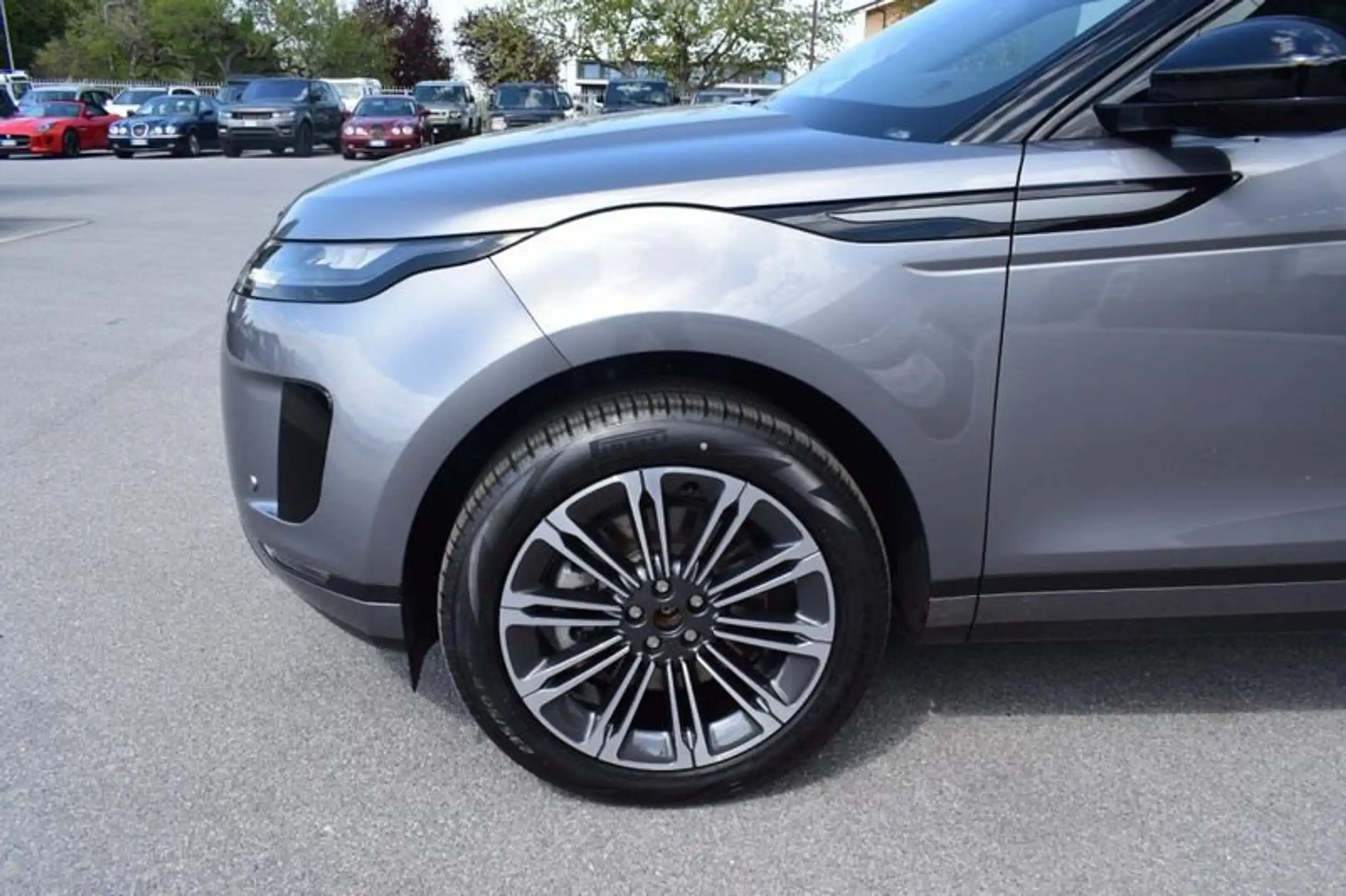 Land Rover - Range Rover Evoque