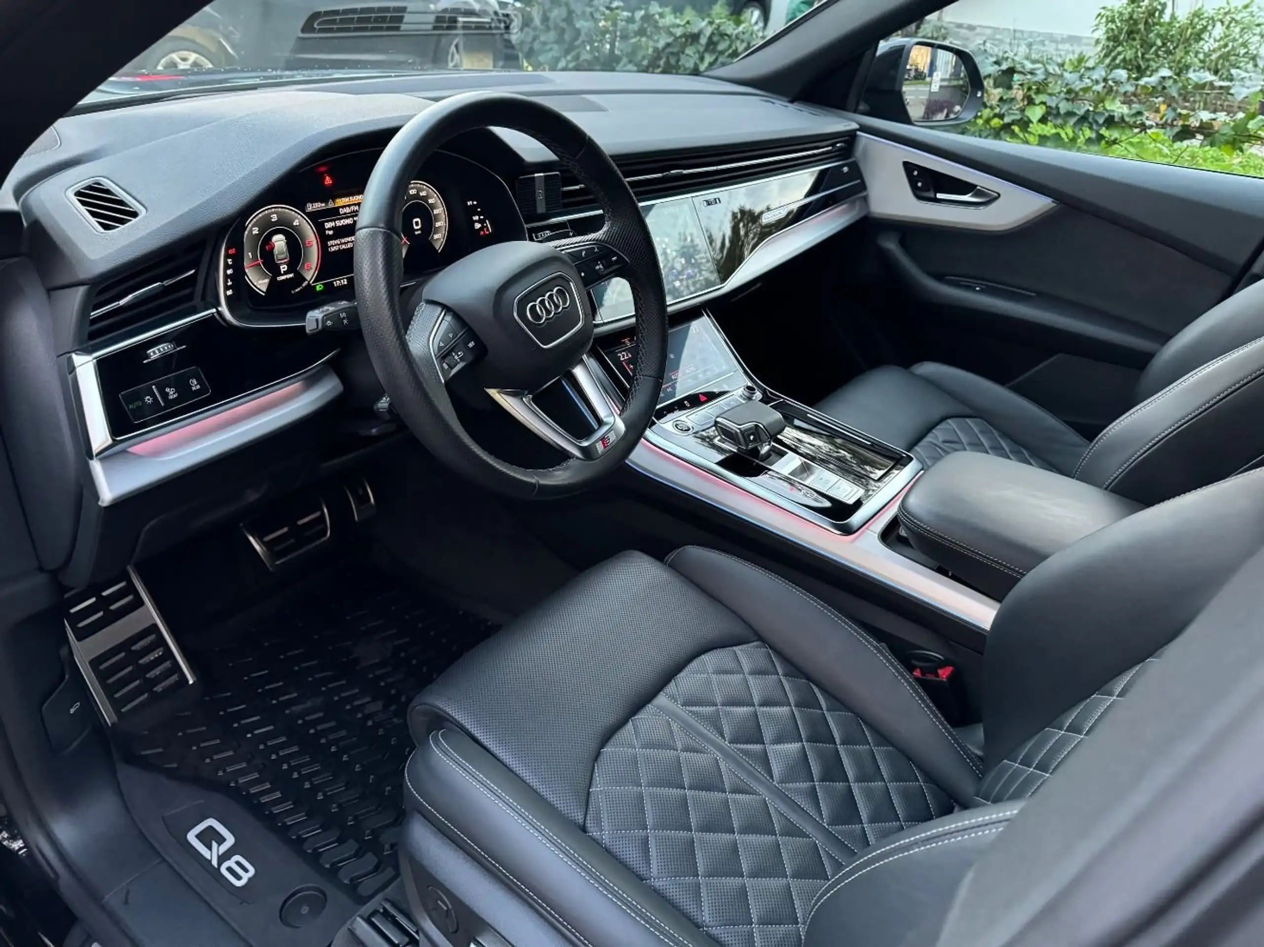 Audi - Q8