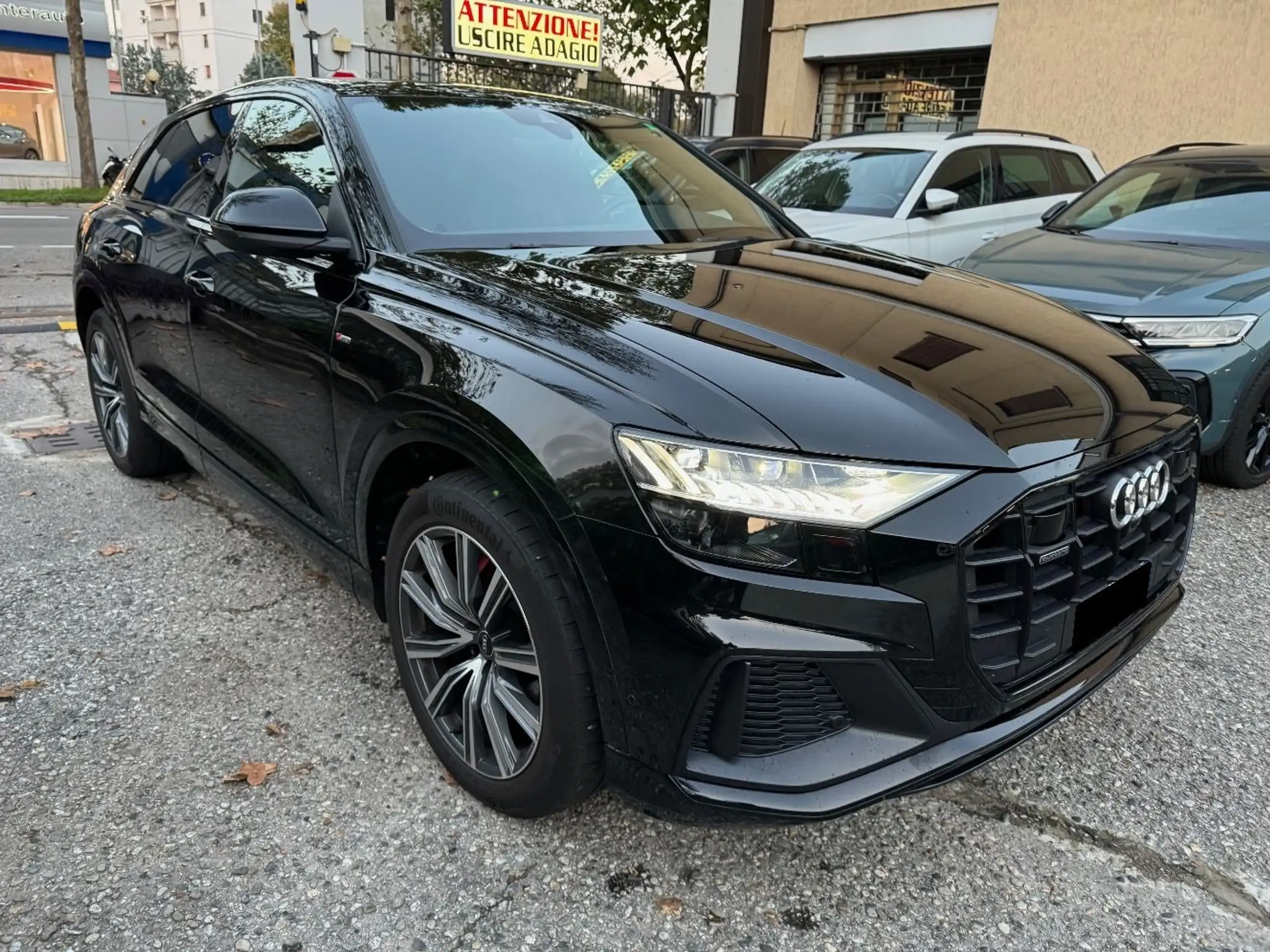 Audi - Q8