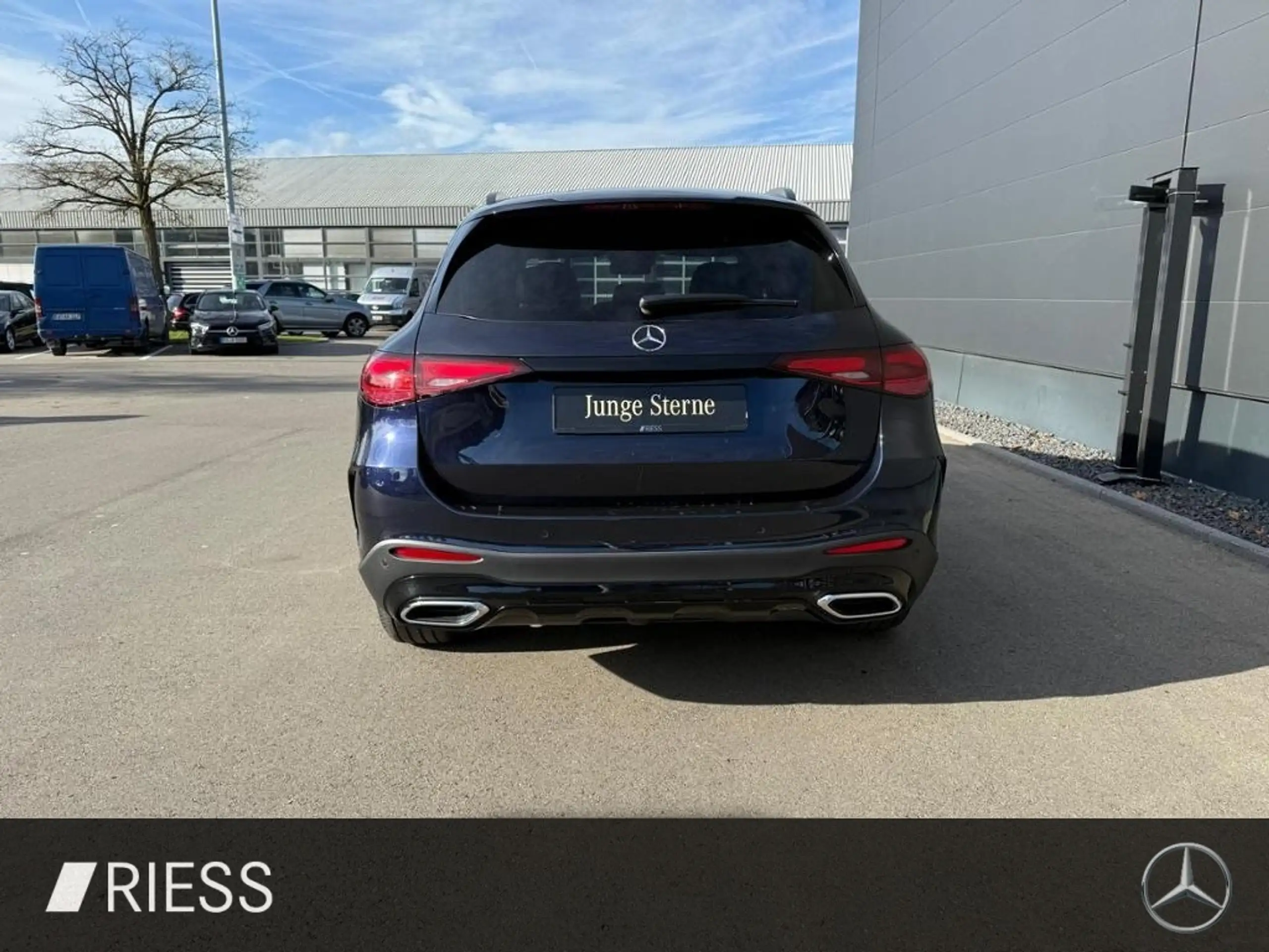 Mercedes-Benz - GLC 220