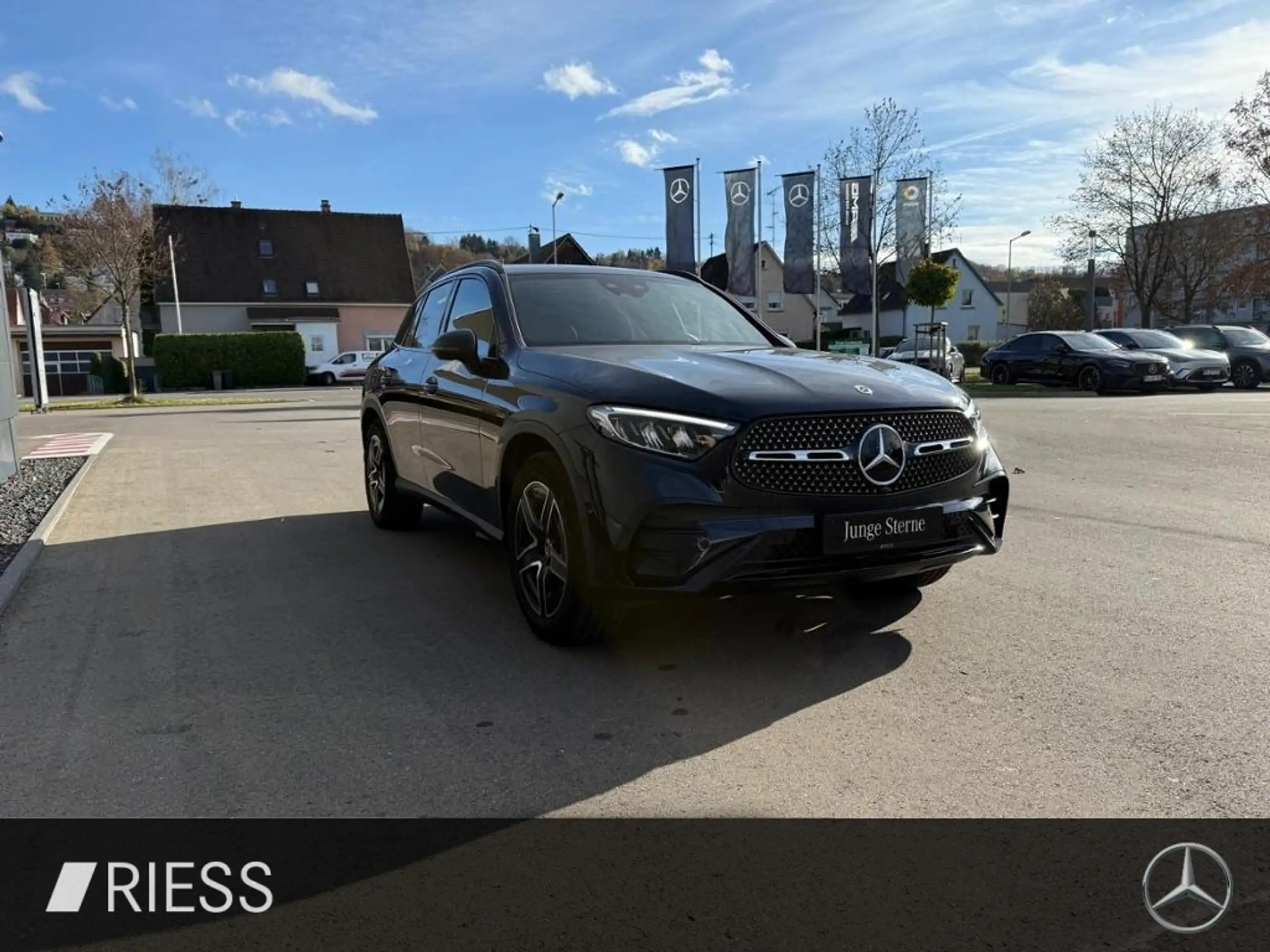 Mercedes-Benz - GLC 220