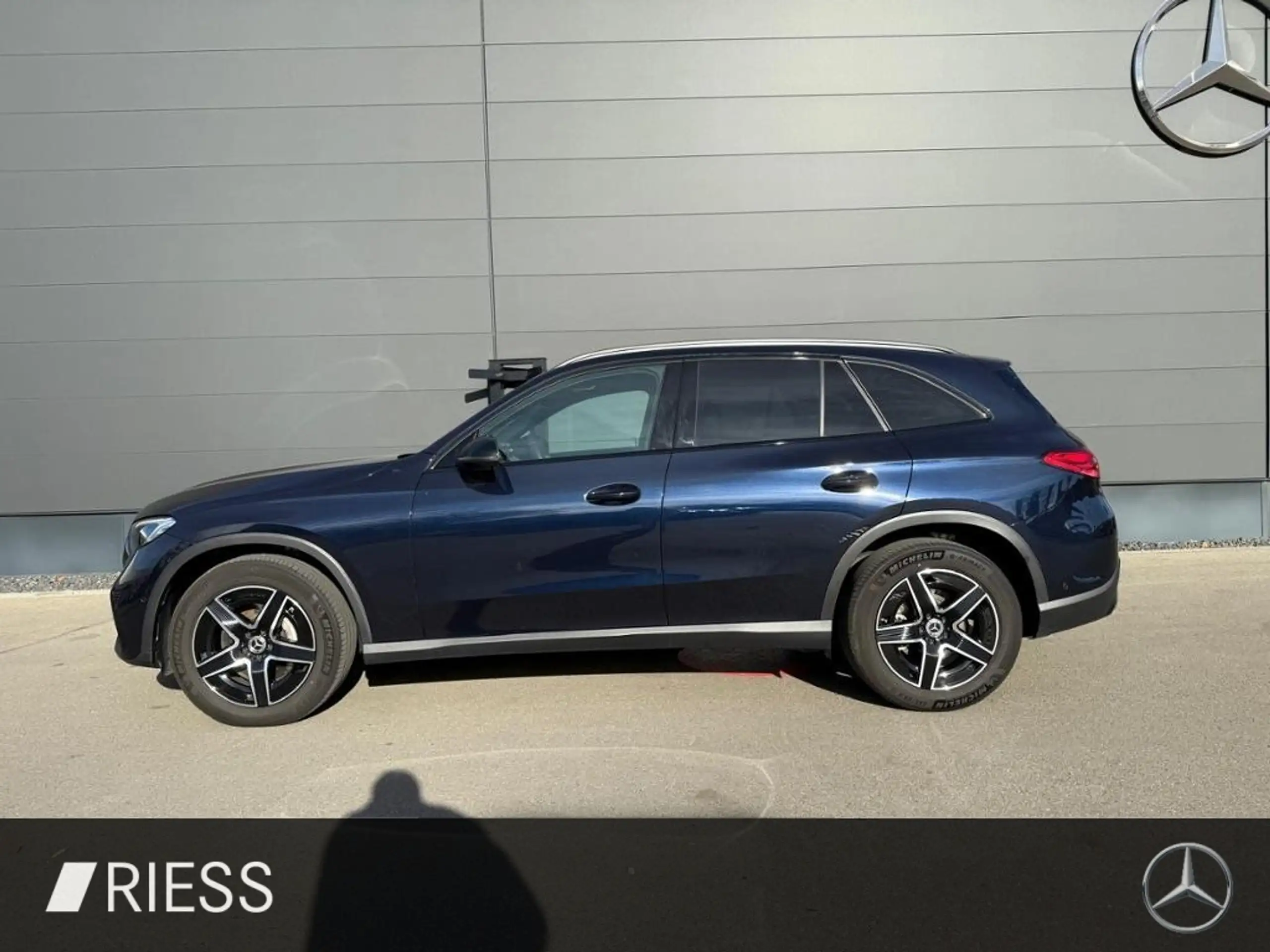 Mercedes-Benz - GLC 220