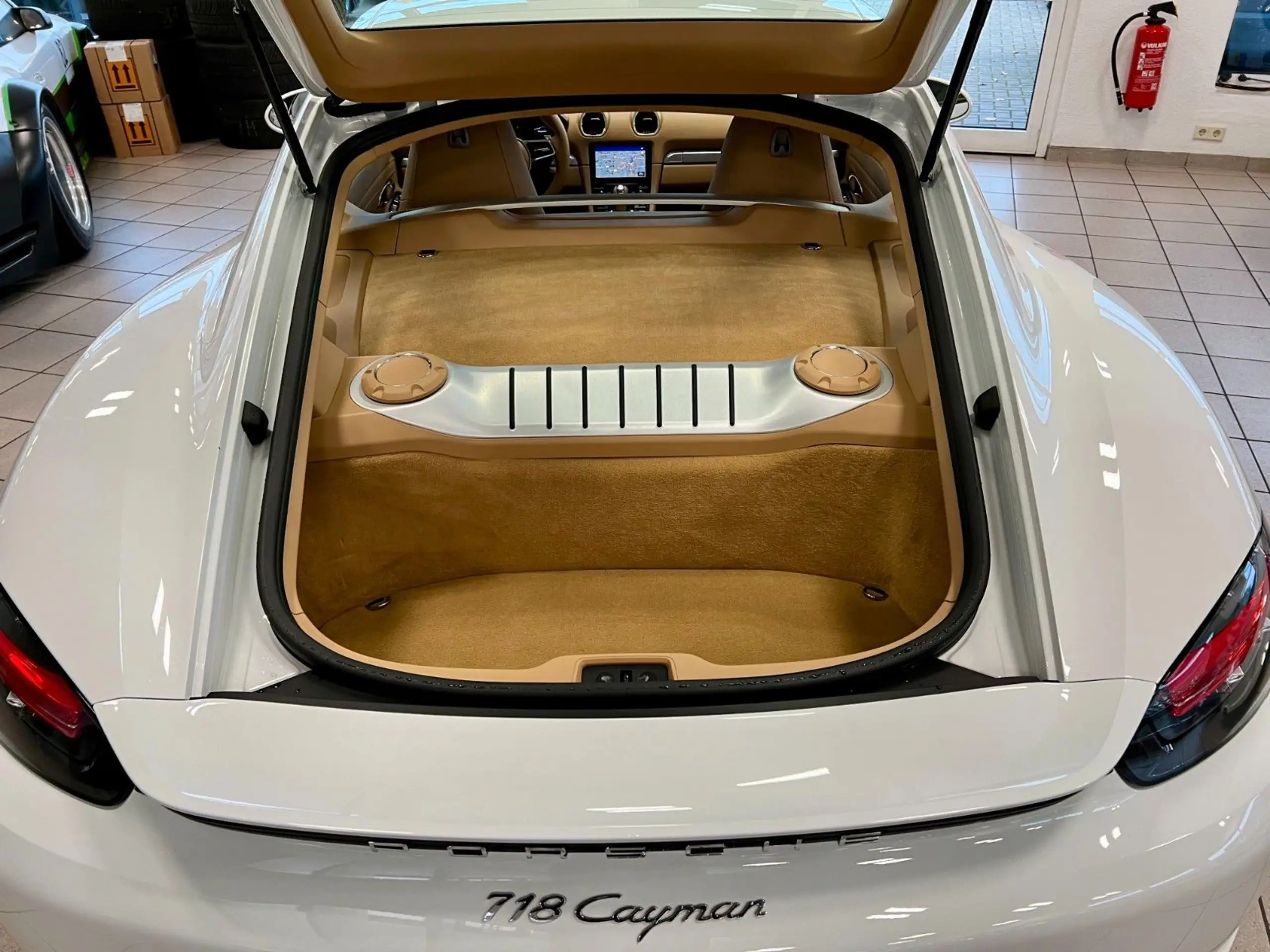 Porsche - Cayman