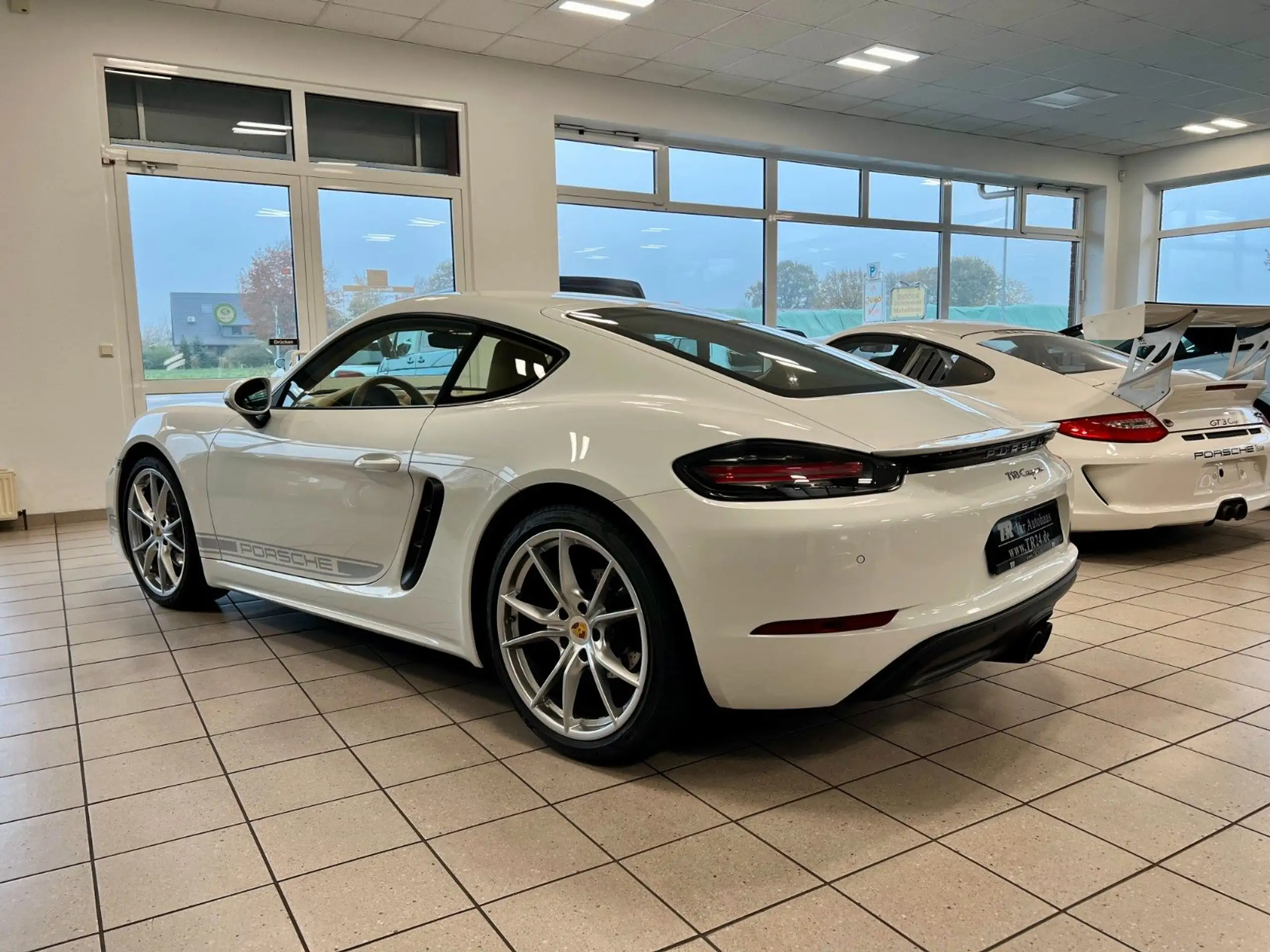 Porsche - Cayman