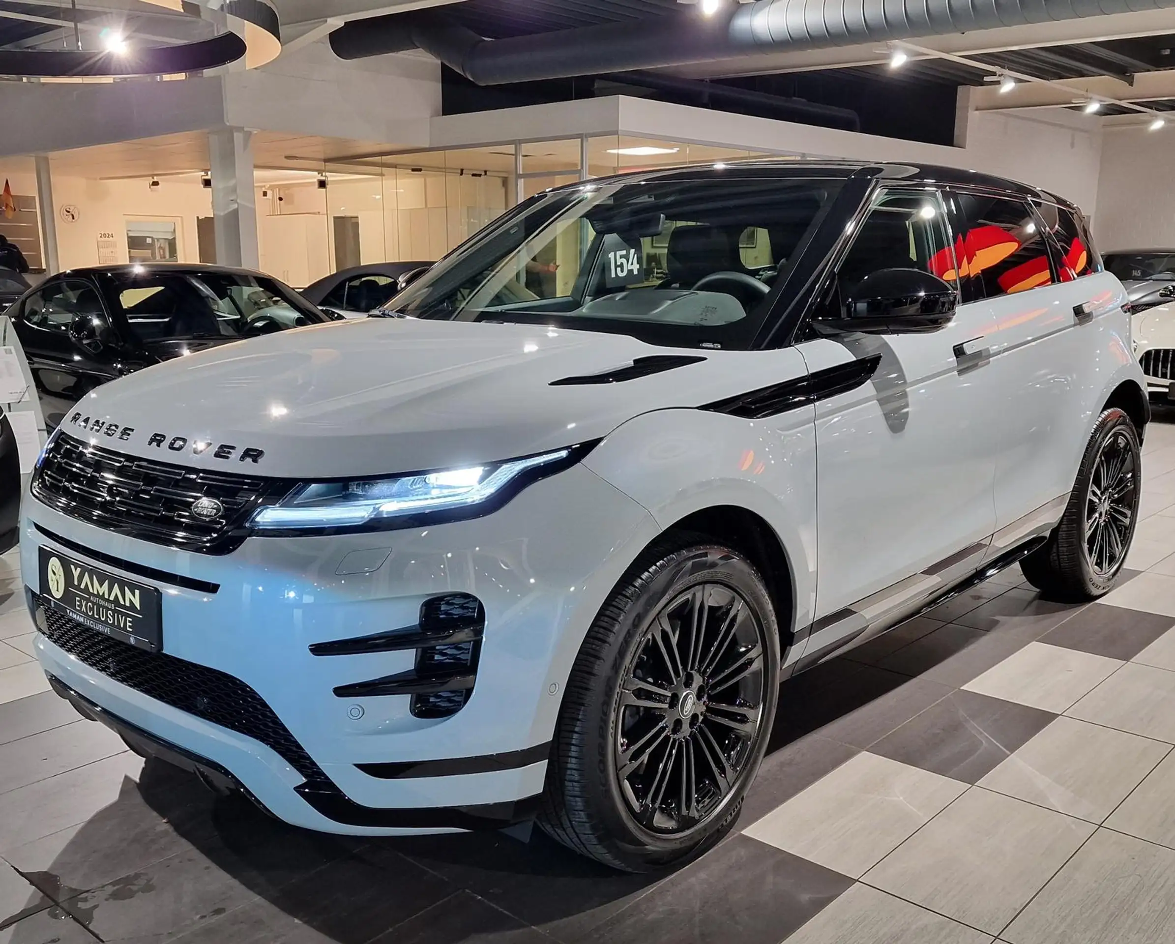 Land Rover - Range Rover Evoque