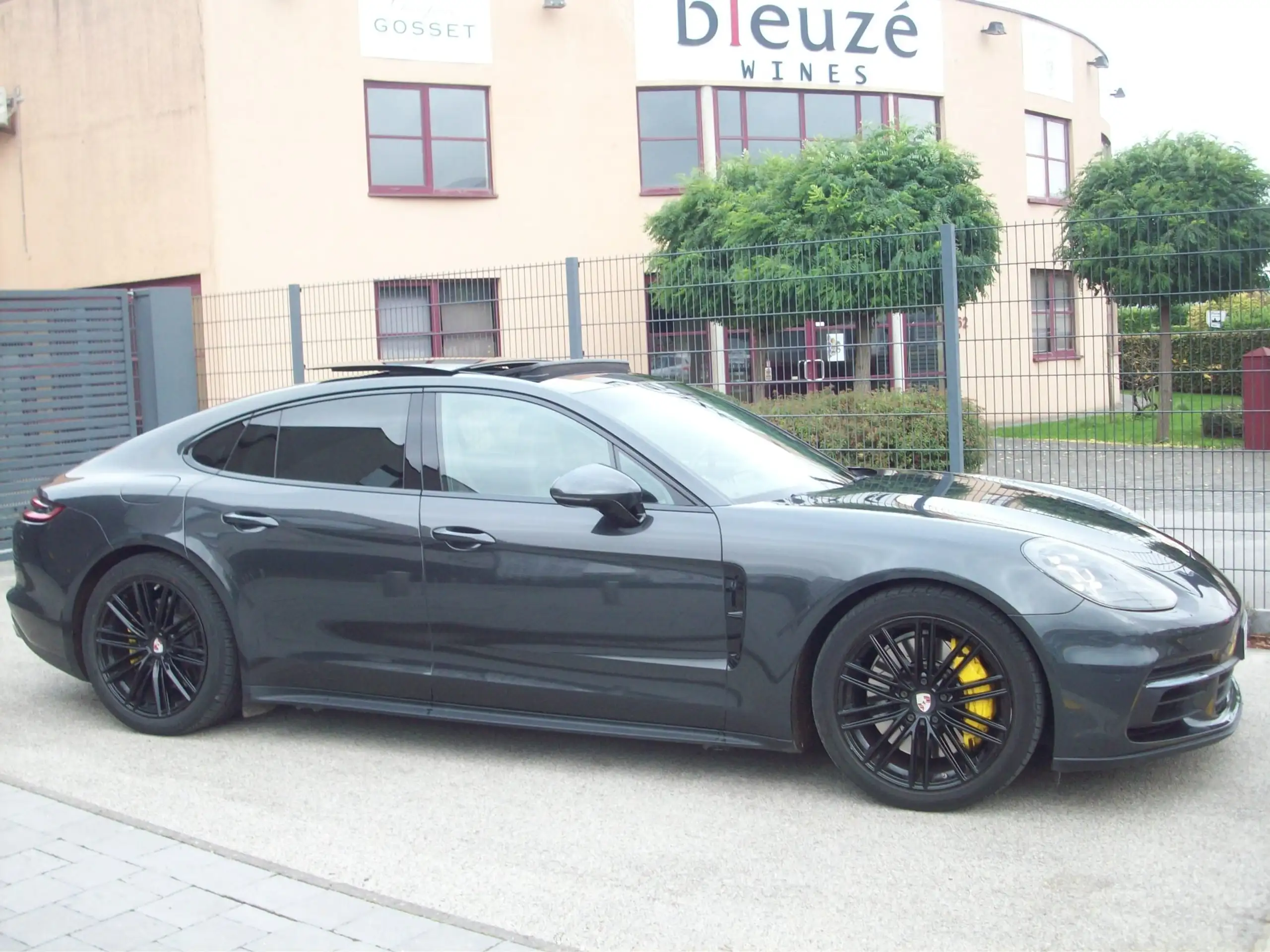 Porsche - Panamera