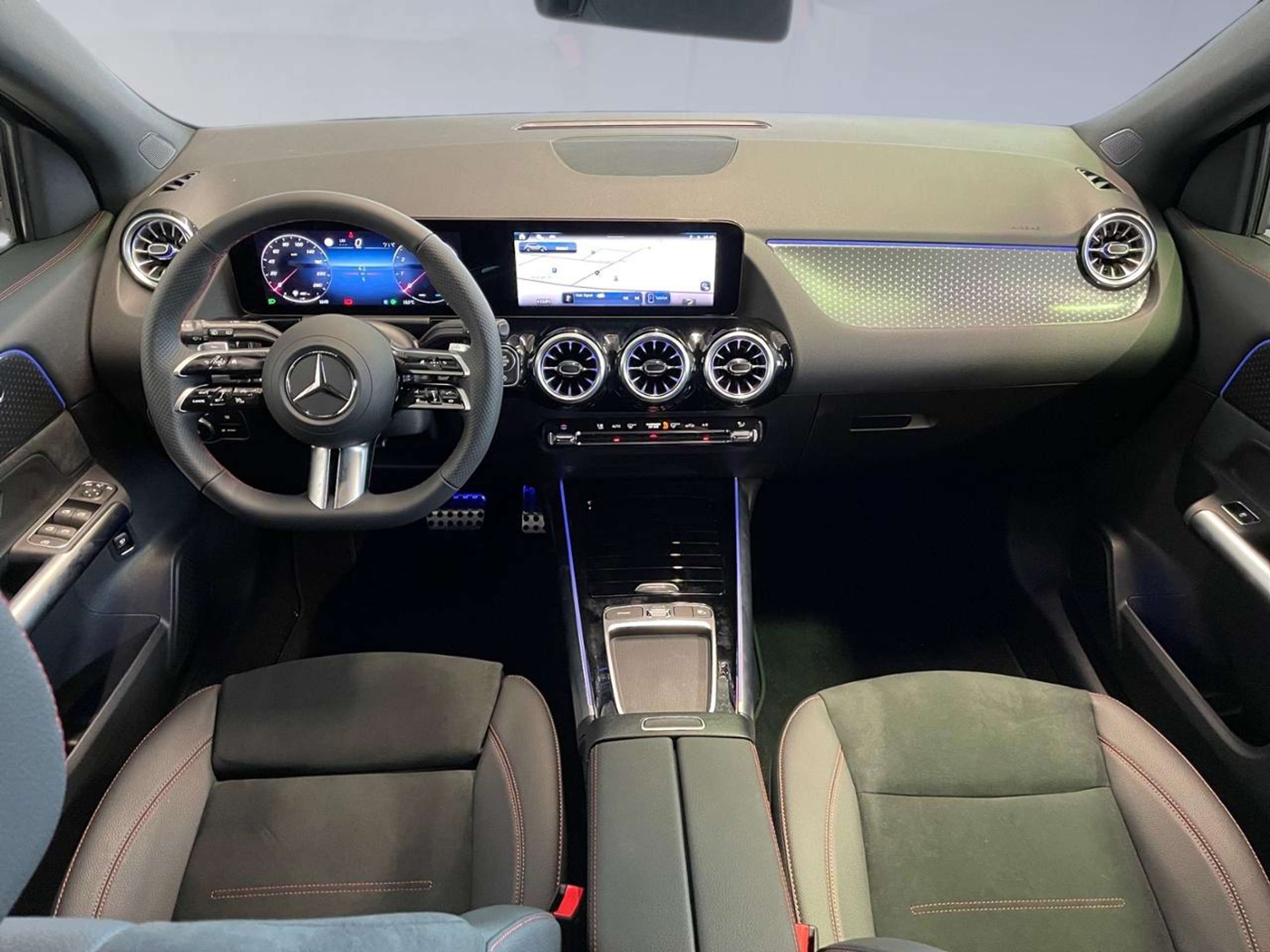 Mercedes-Benz - GLA 200