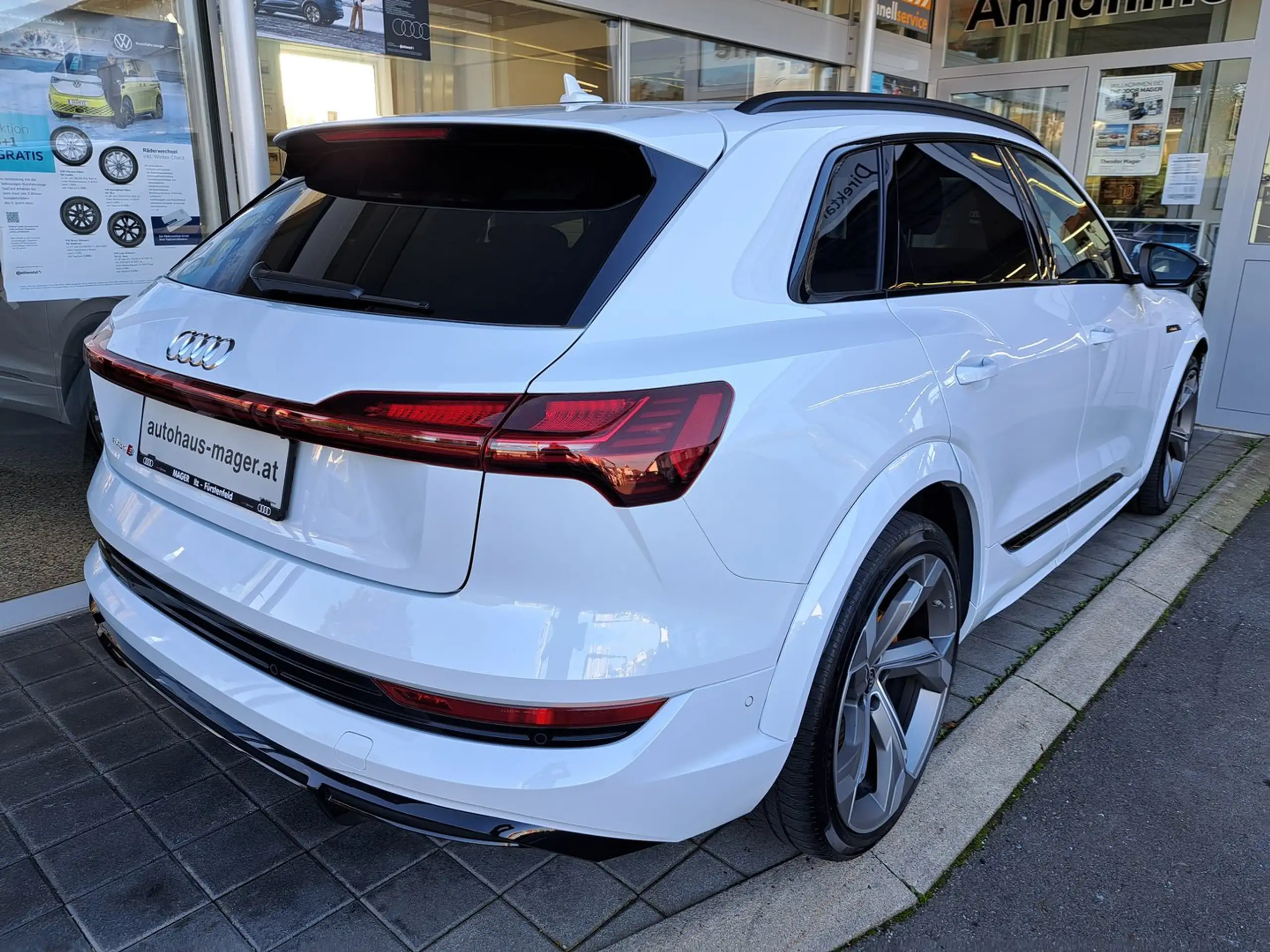 Audi - e-tron