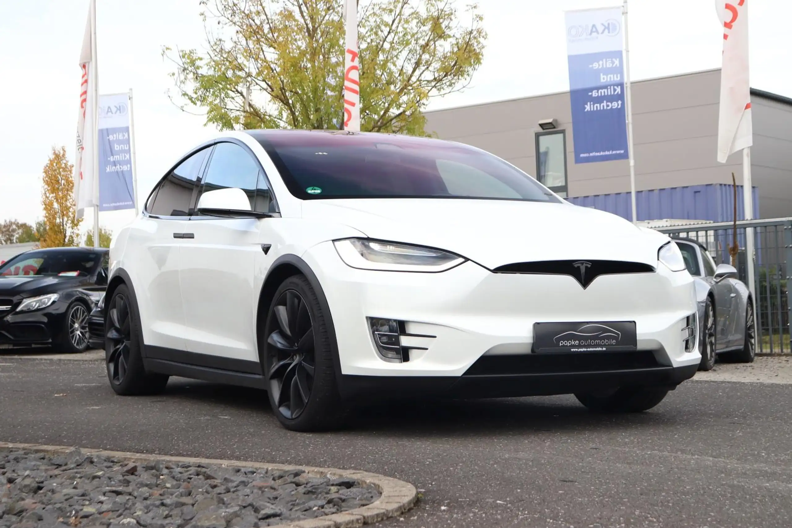 Tesla - Model X