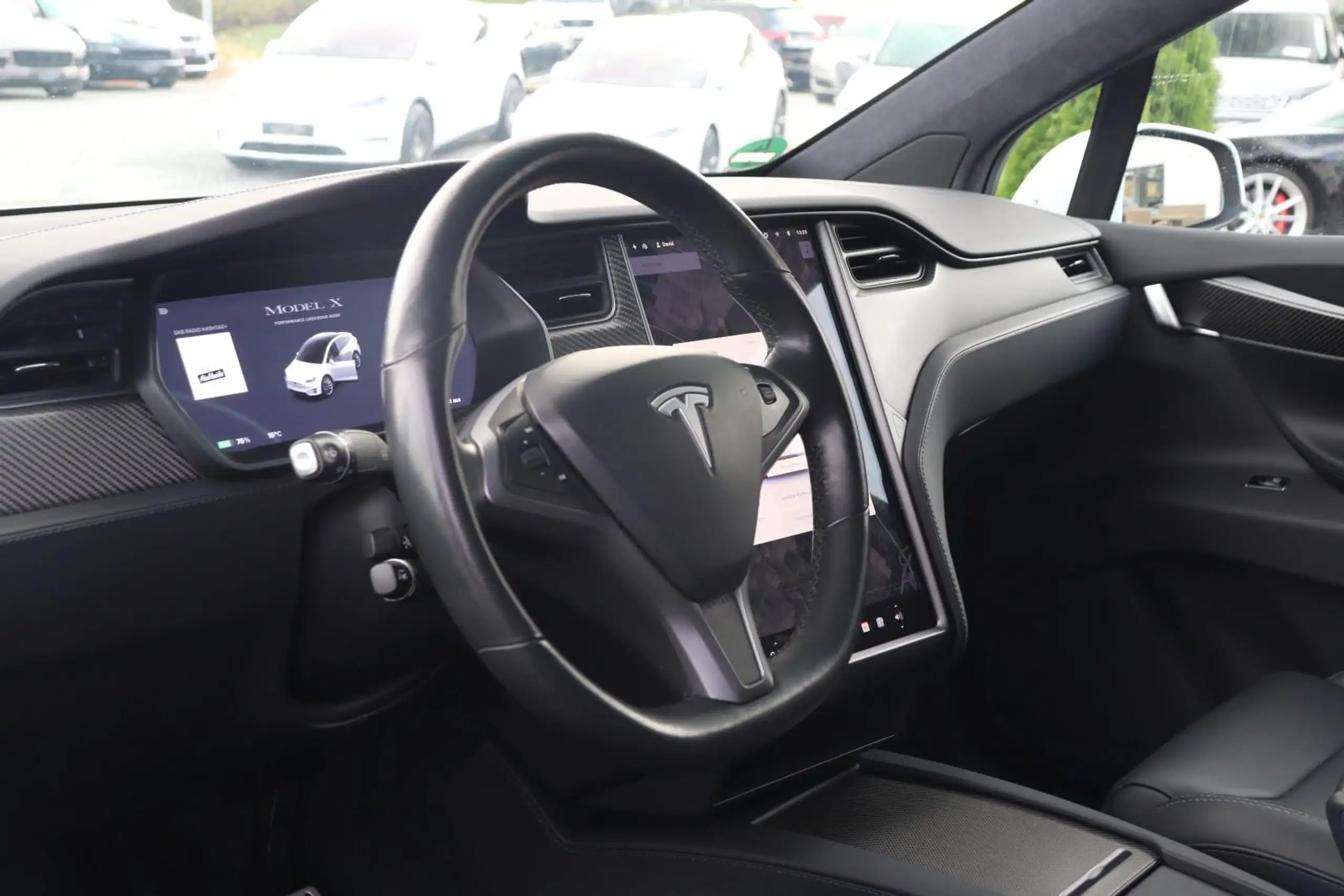 Tesla - Model X