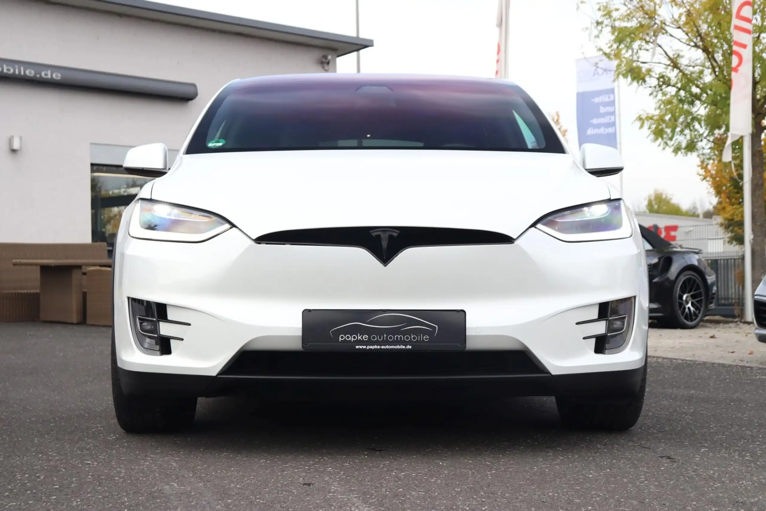 Tesla - Model X