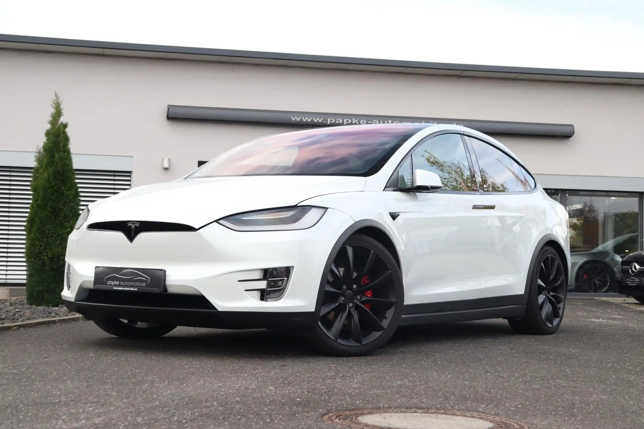 Tesla - Model X