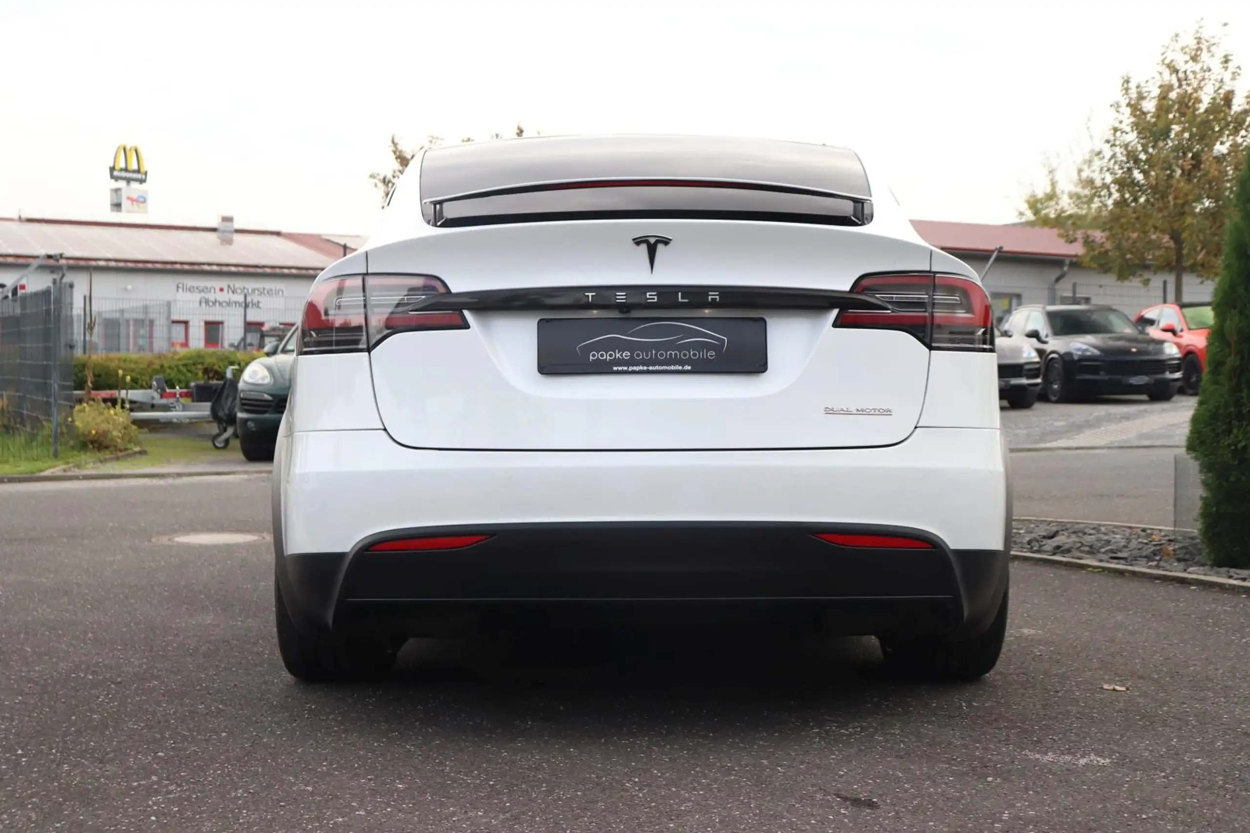 Tesla - Model X