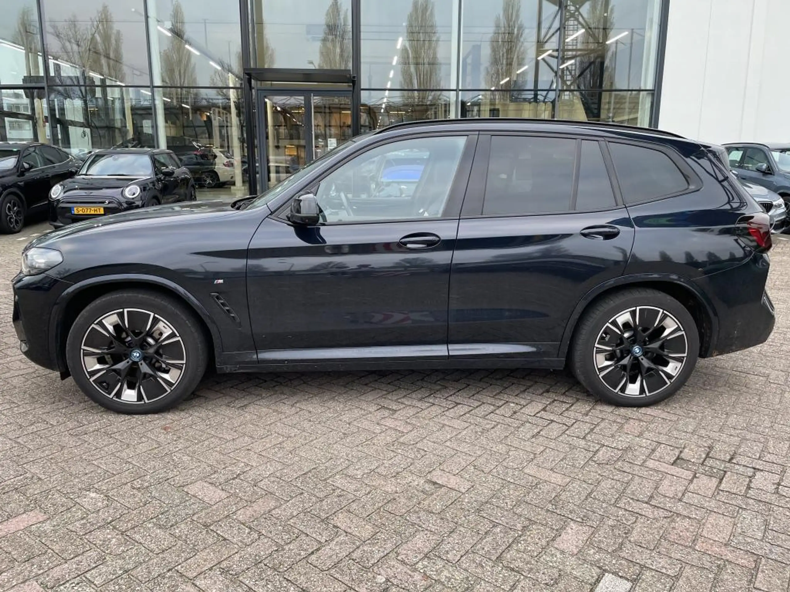 BMW - iX3