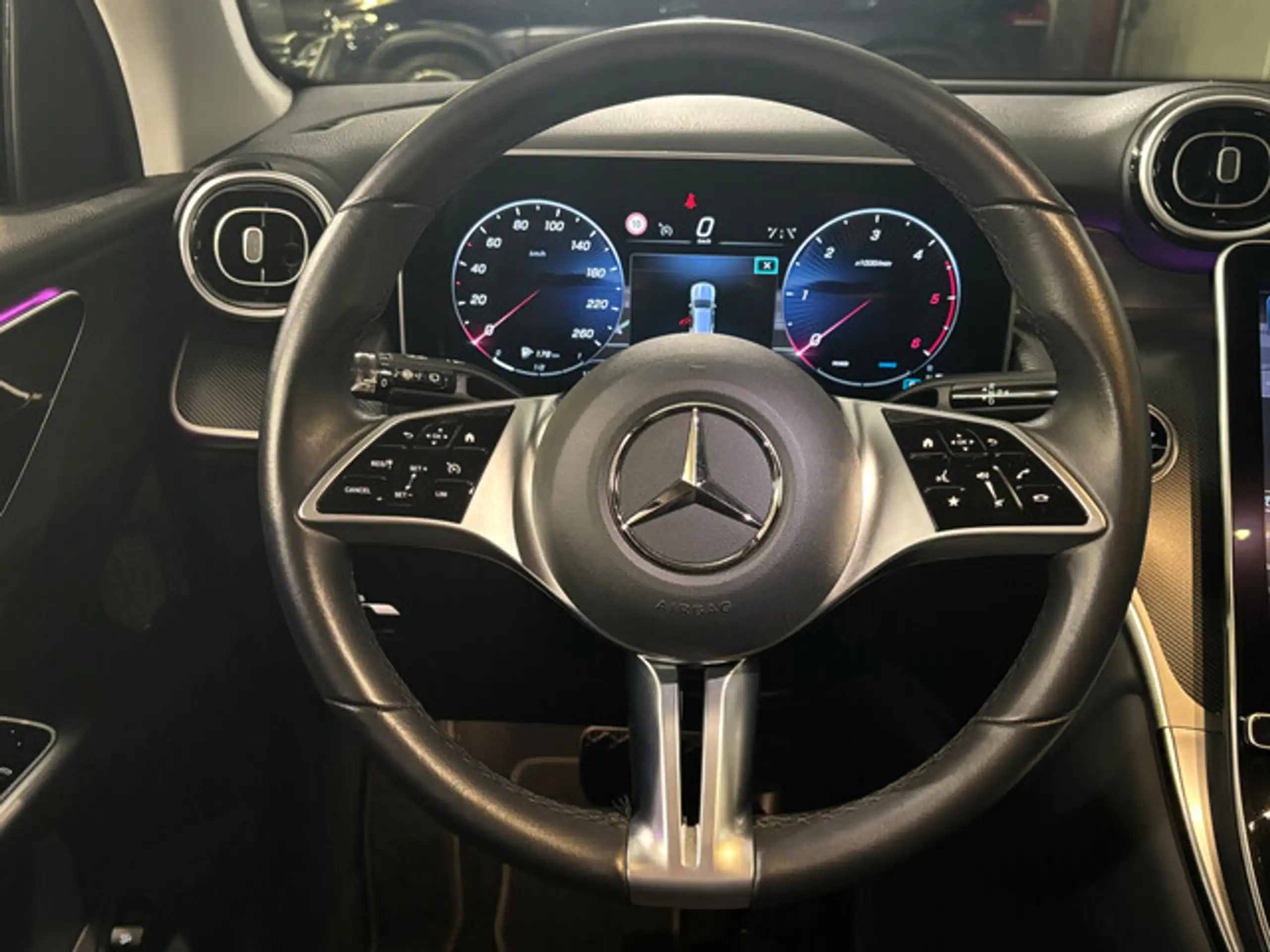 Mercedes-Benz - GLC 220