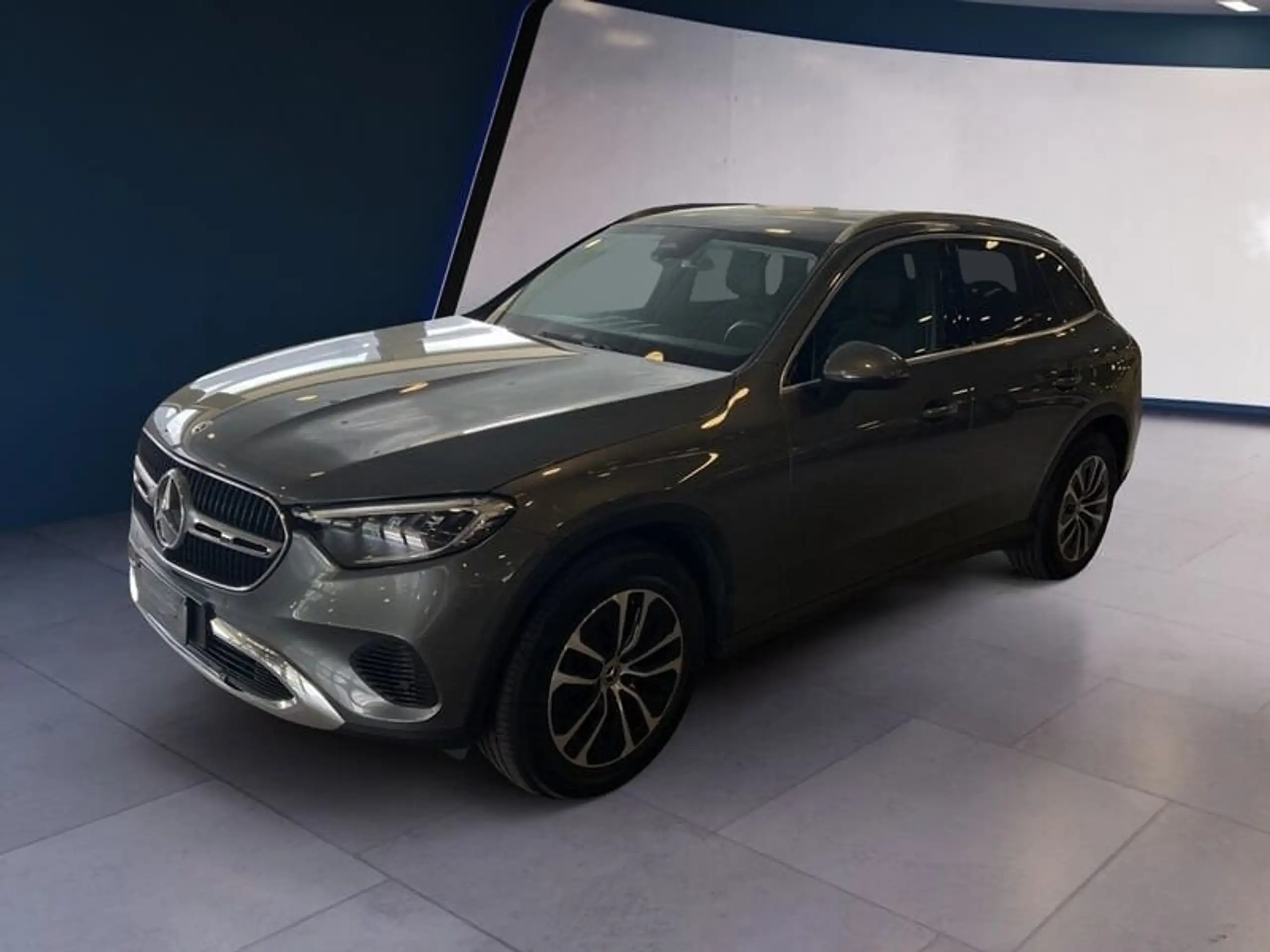 Mercedes-Benz - GLC 200