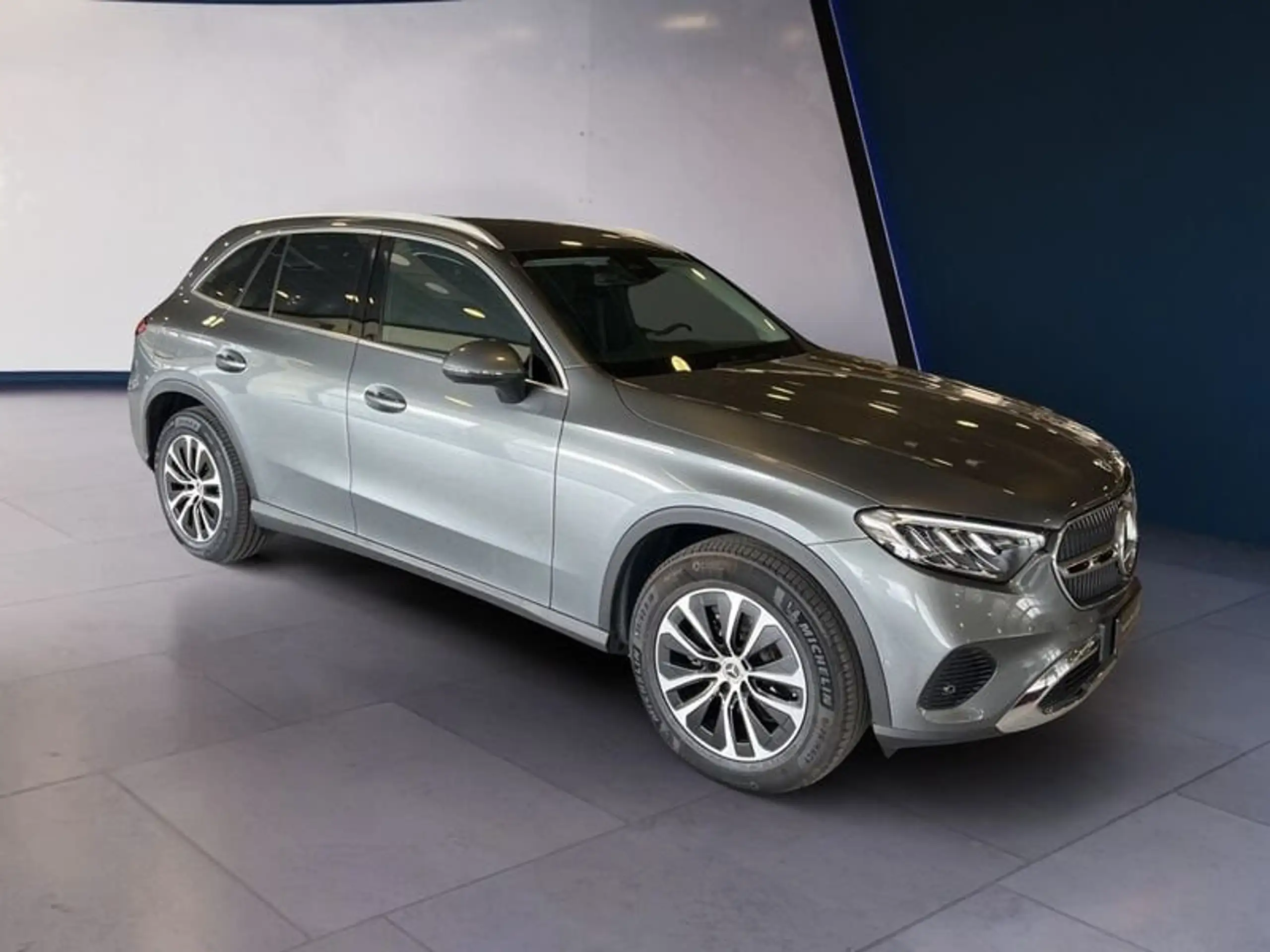 Mercedes-Benz - GLC 200