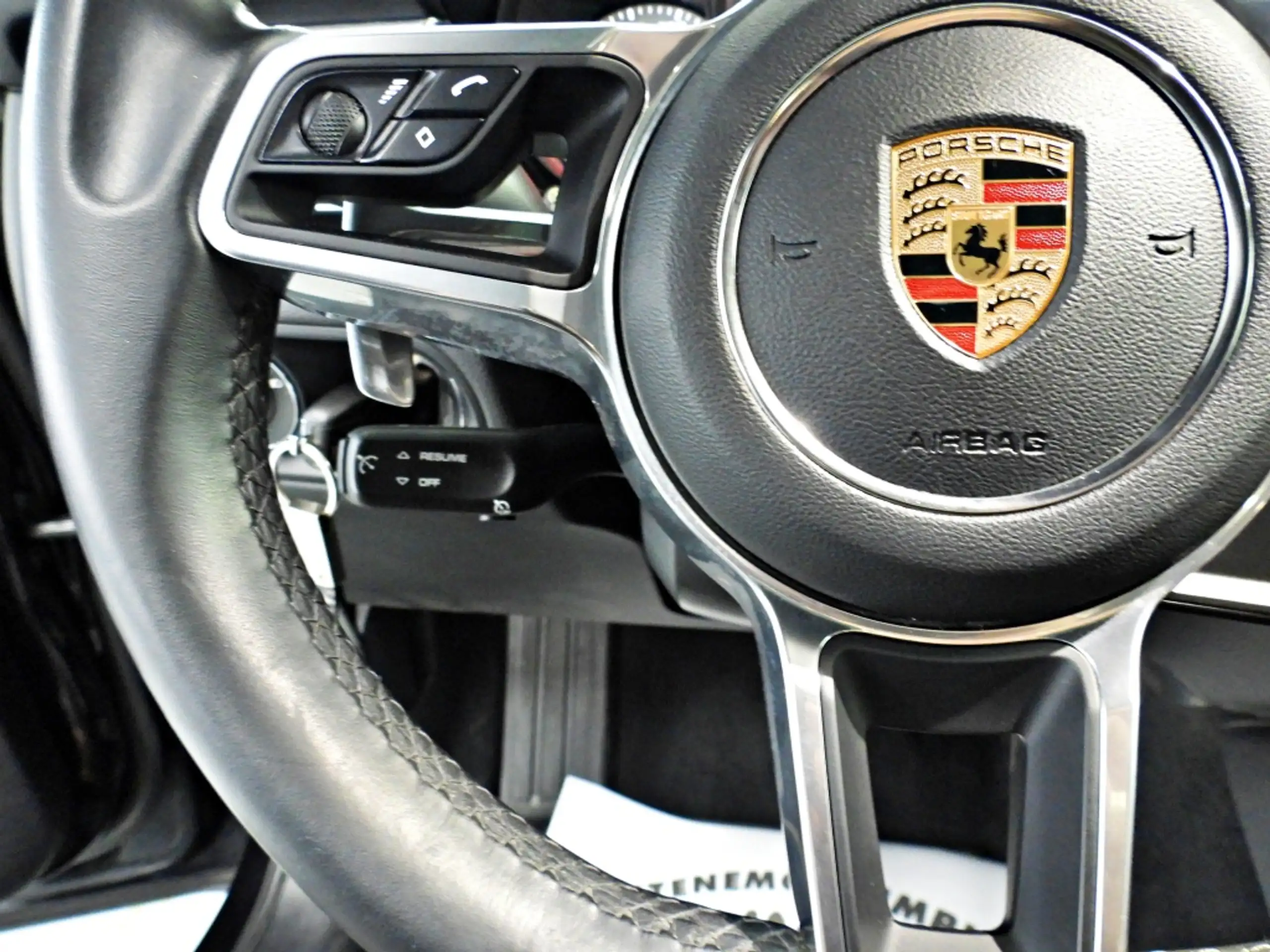 Porsche - Macan