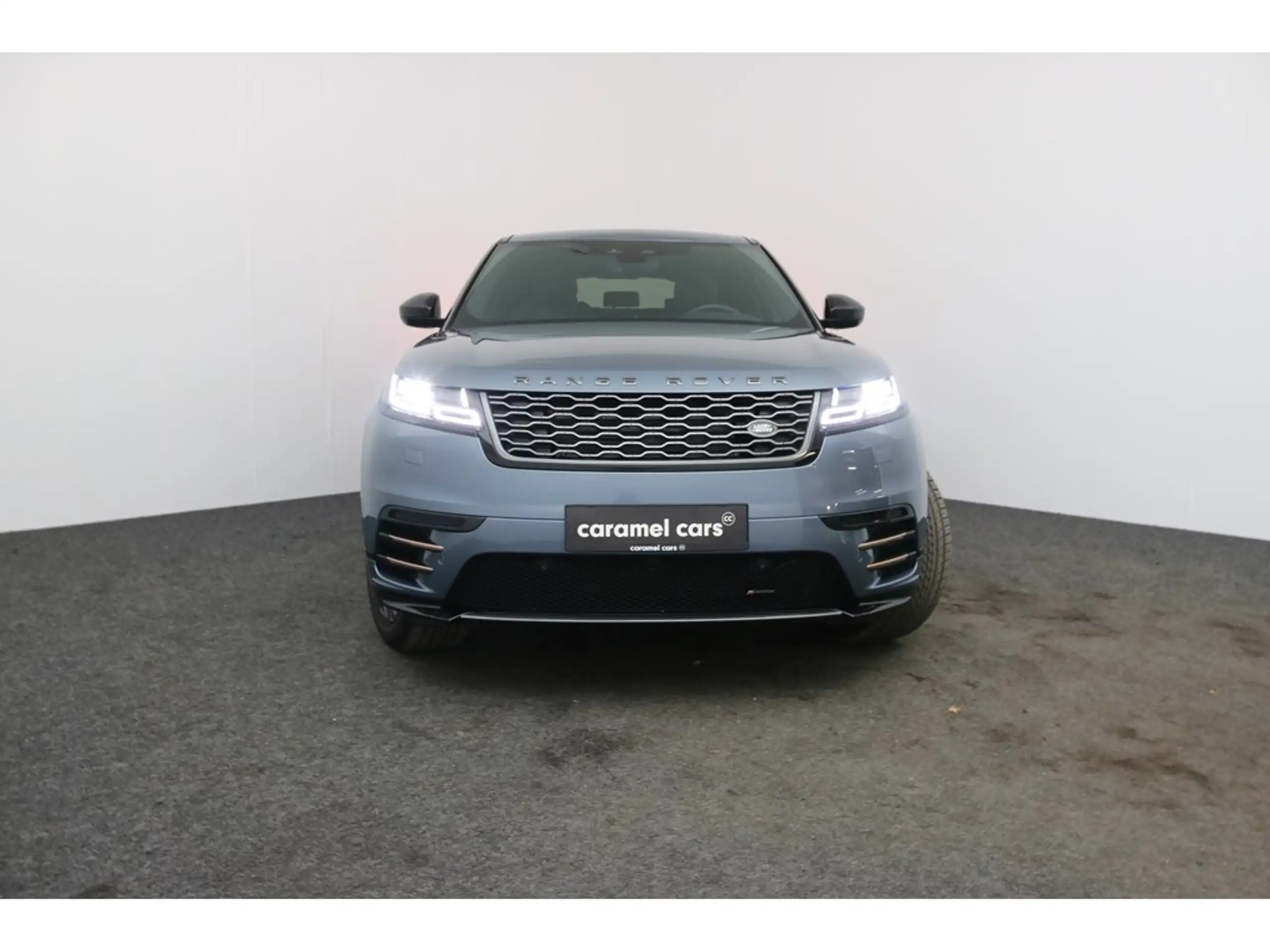 Land Rover - Range Rover Velar