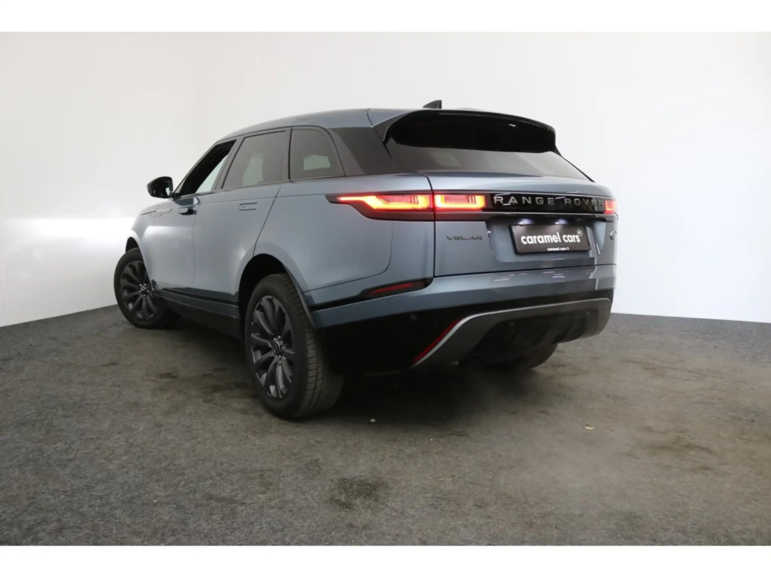 Land Rover - Range Rover Velar