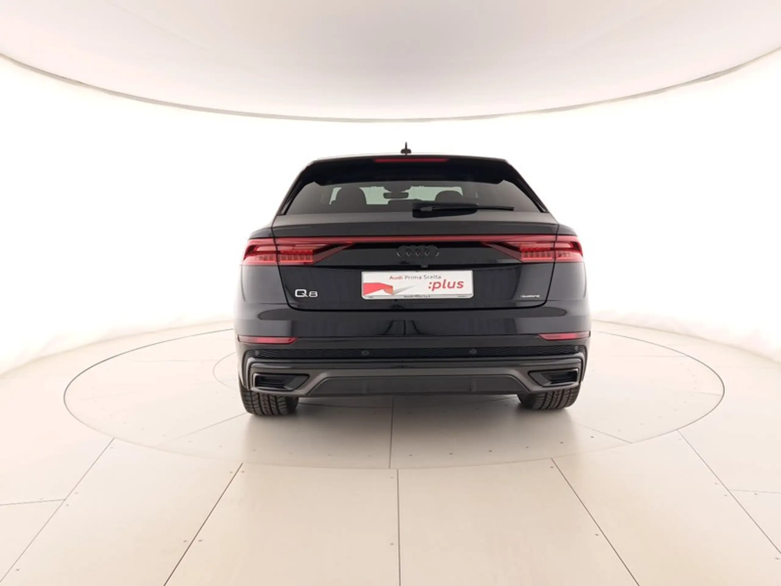 Audi - Q8