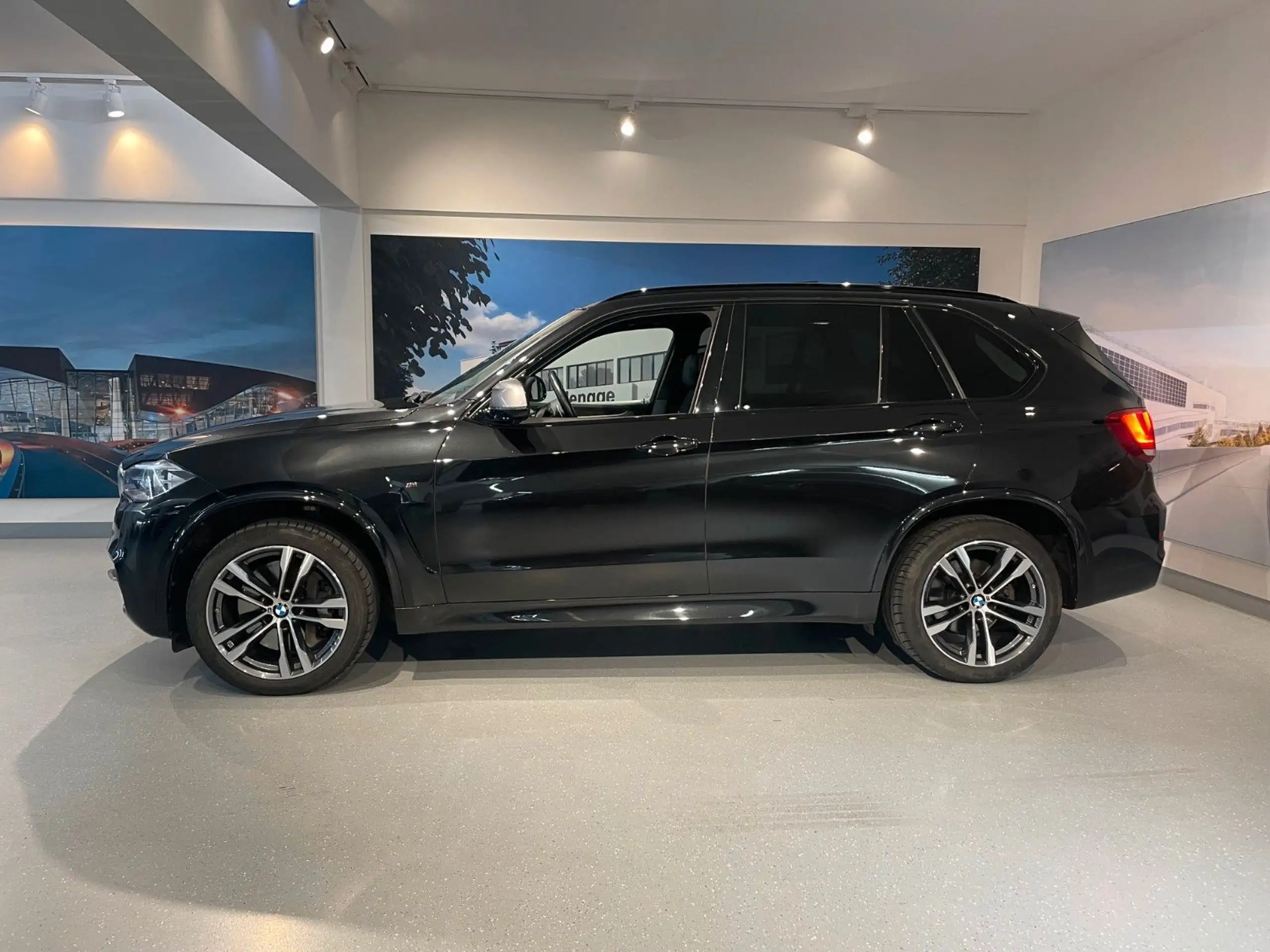 BMW - X5 M